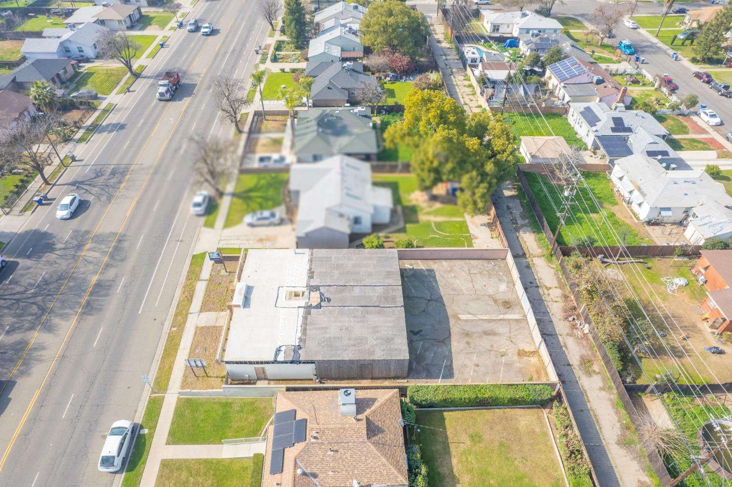 546 W Shields Ave, Fresno, CA 93705