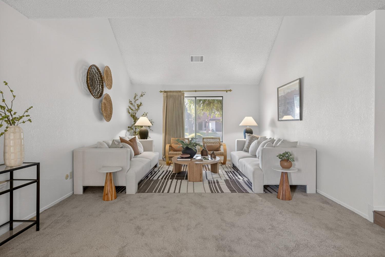 8020 N Angus St, Fresno, CA 93720