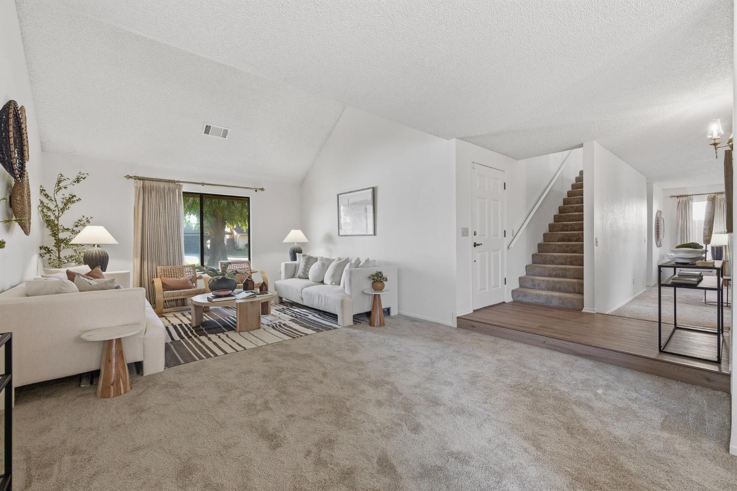 8020 N Angus St, Fresno, CA 93720