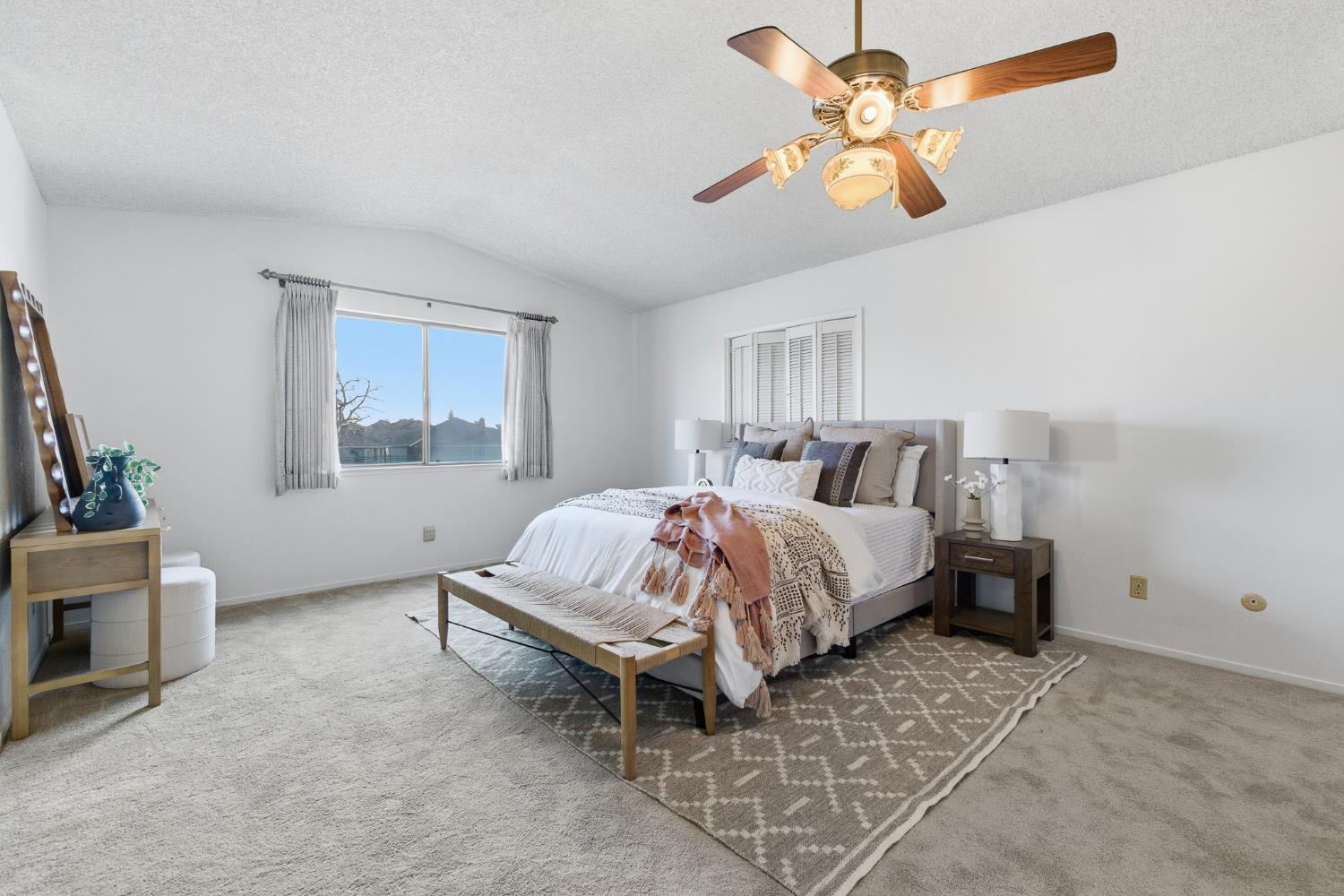 8020 N Angus St, Fresno, CA 93720