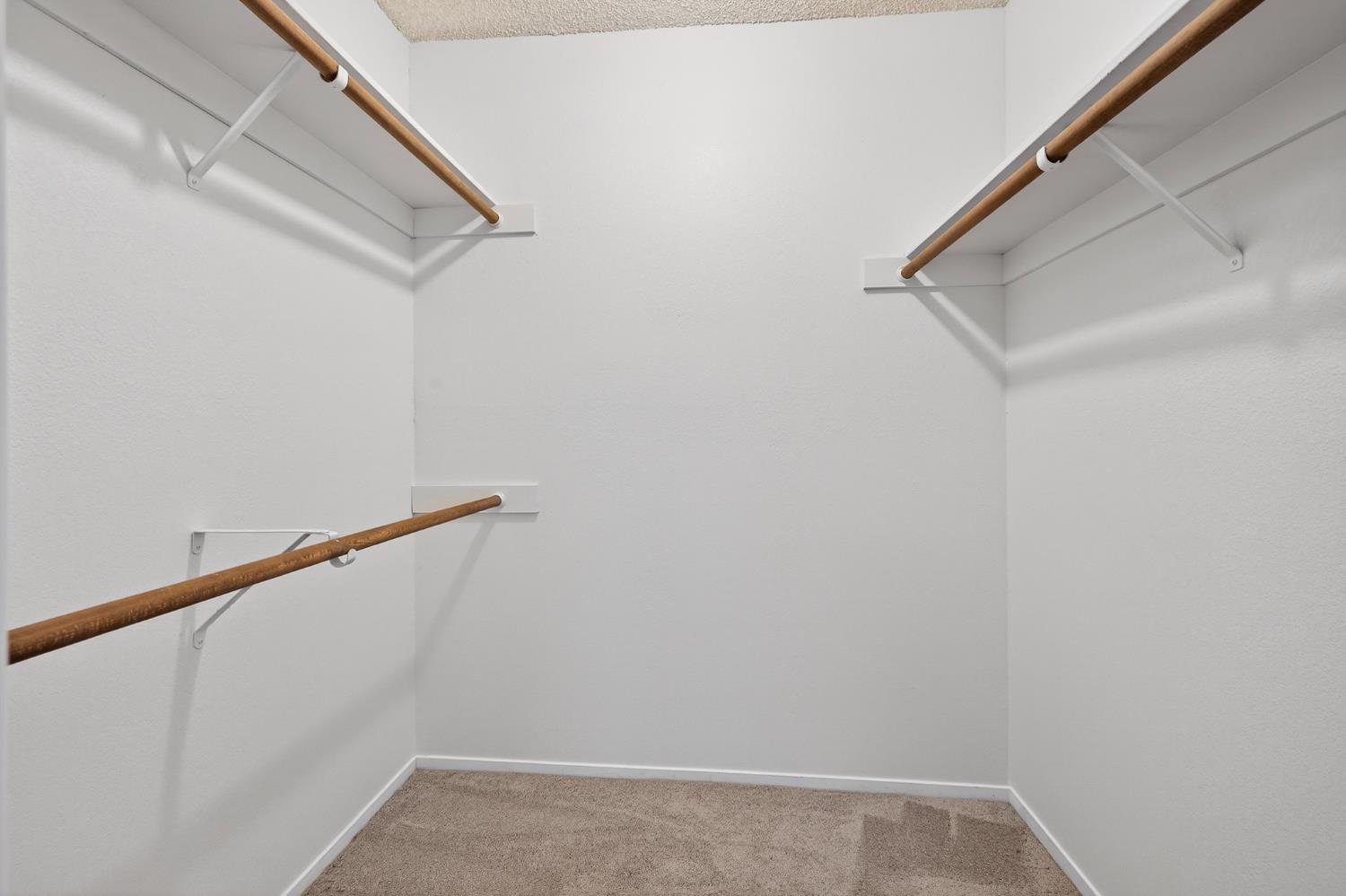 8020 N Angus St, Fresno, CA 93720