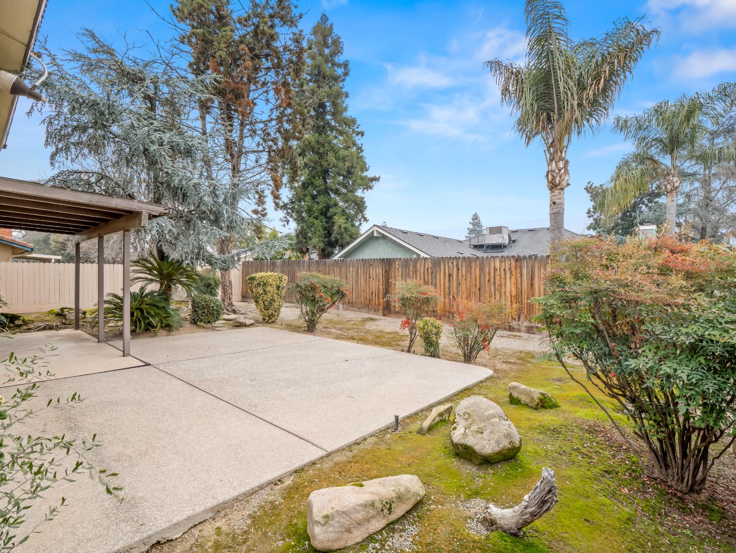 8020 N Angus St, Fresno, CA 93720