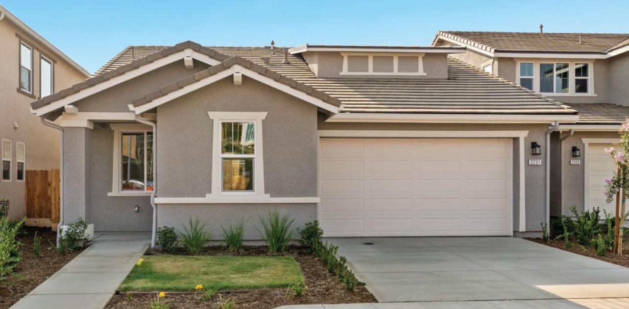 2231 N Bliss Ave, Fresno, CA 93727