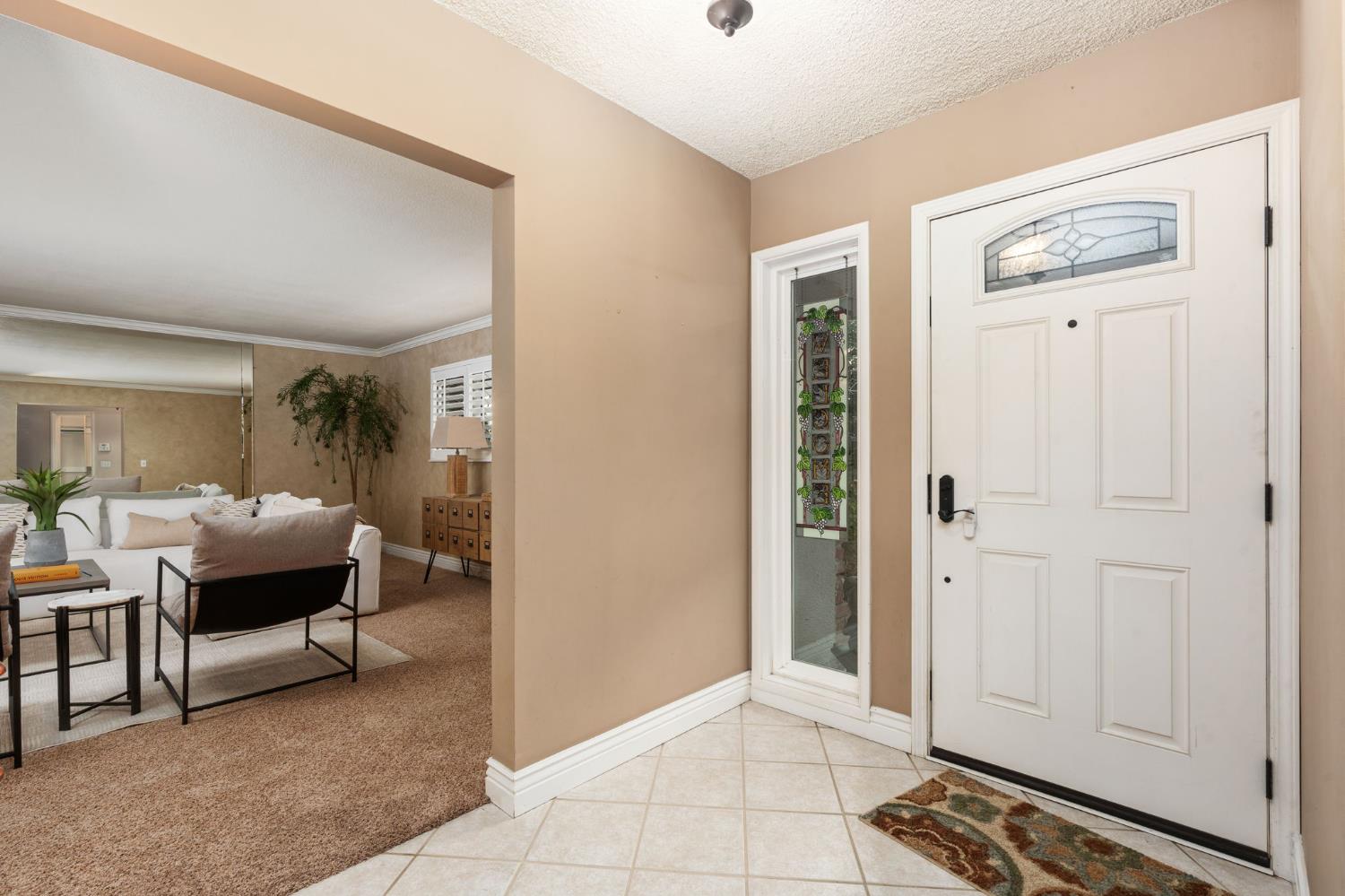 5662 N Thorne Ave, Fresno, CA 93711