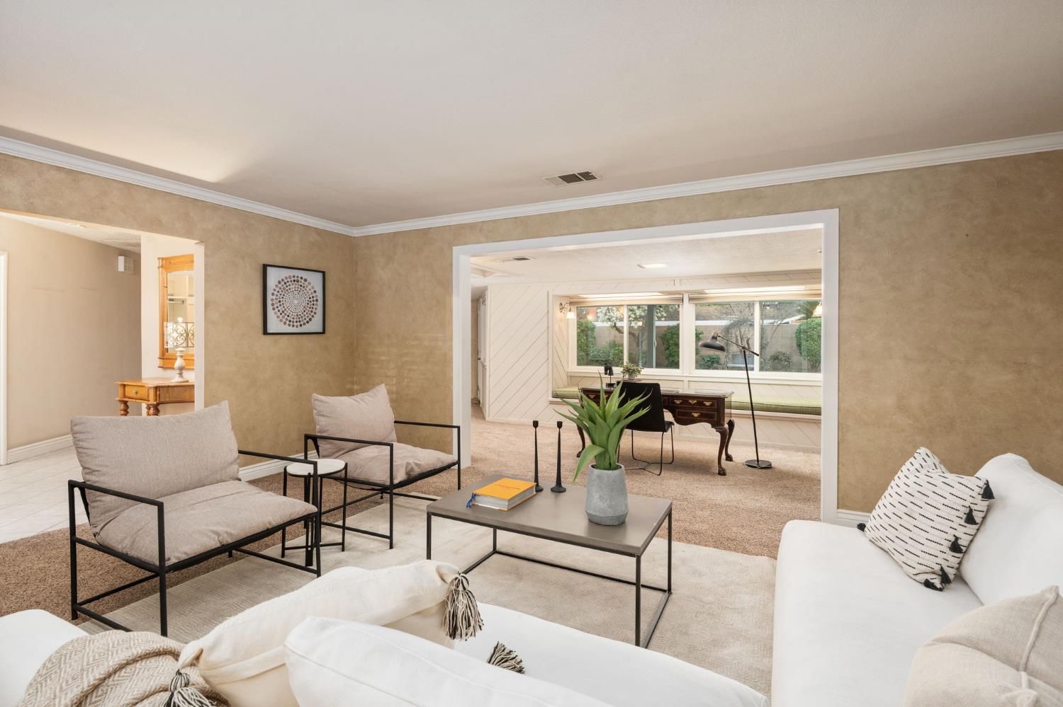 5662 N Thorne Ave, Fresno, CA 93711