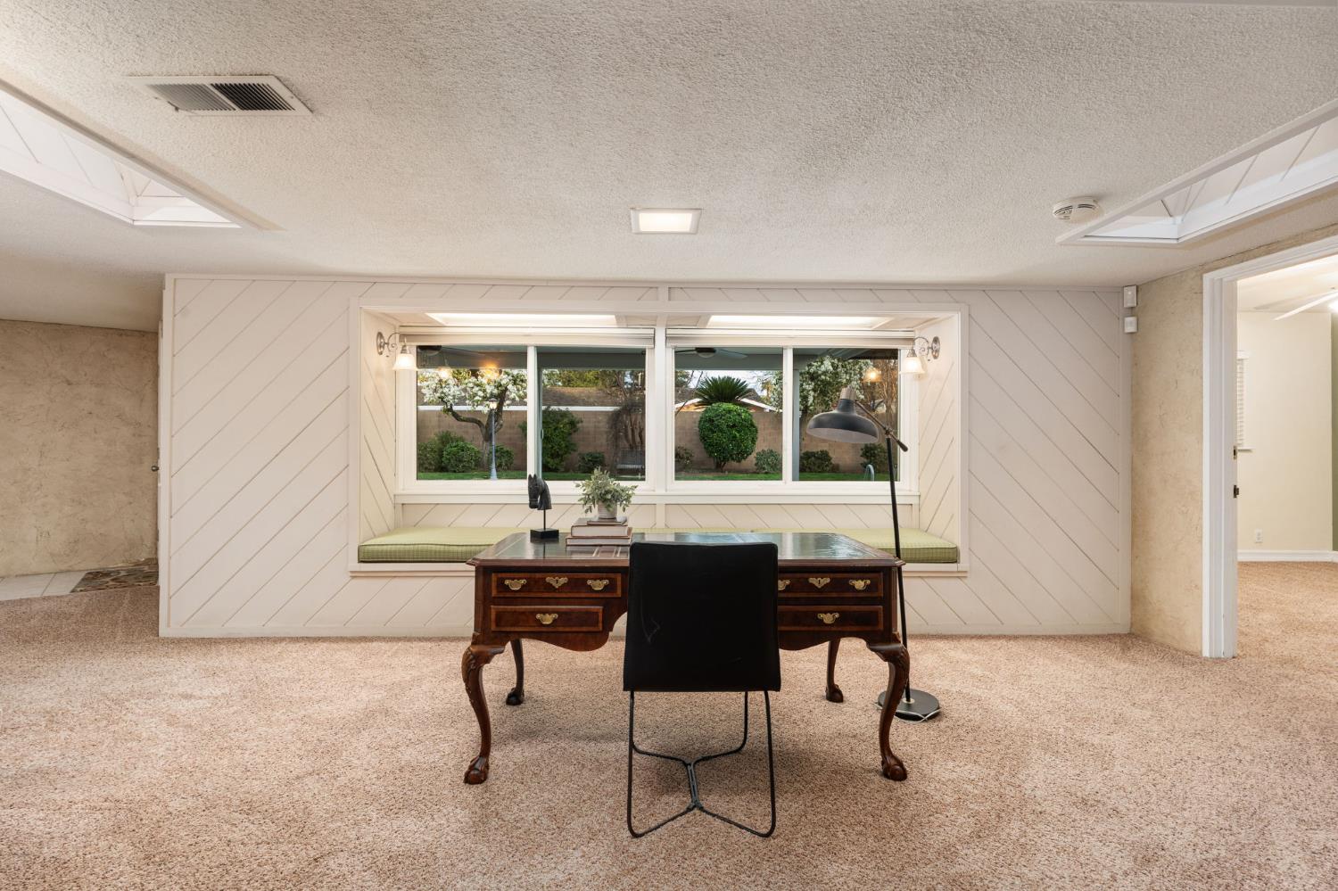 5662 N Thorne Ave, Fresno, CA 93711