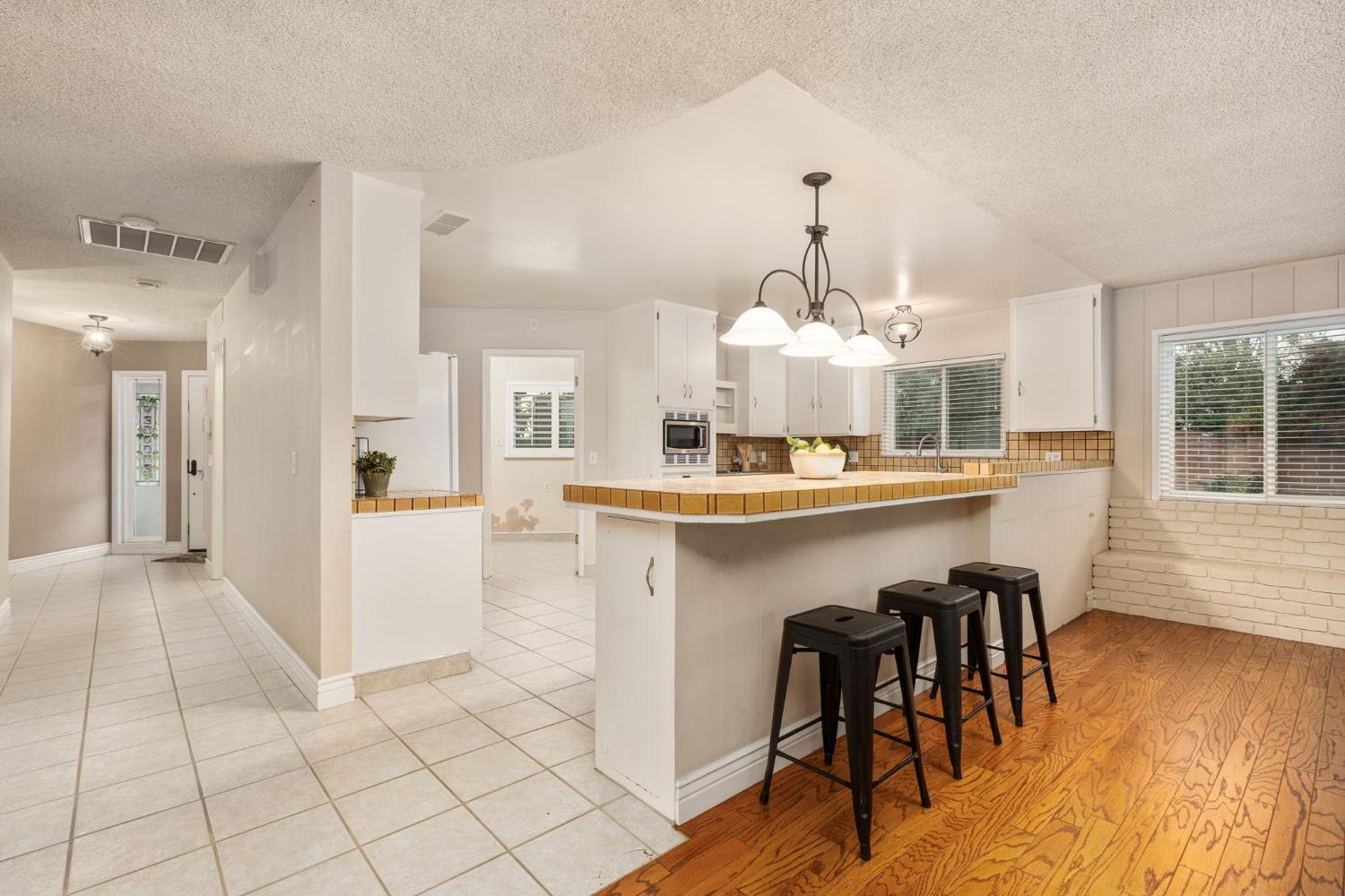 5662 N Thorne Ave, Fresno, CA 93711