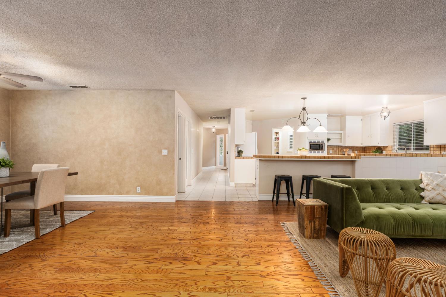 5662 N Thorne Ave, Fresno, CA 93711