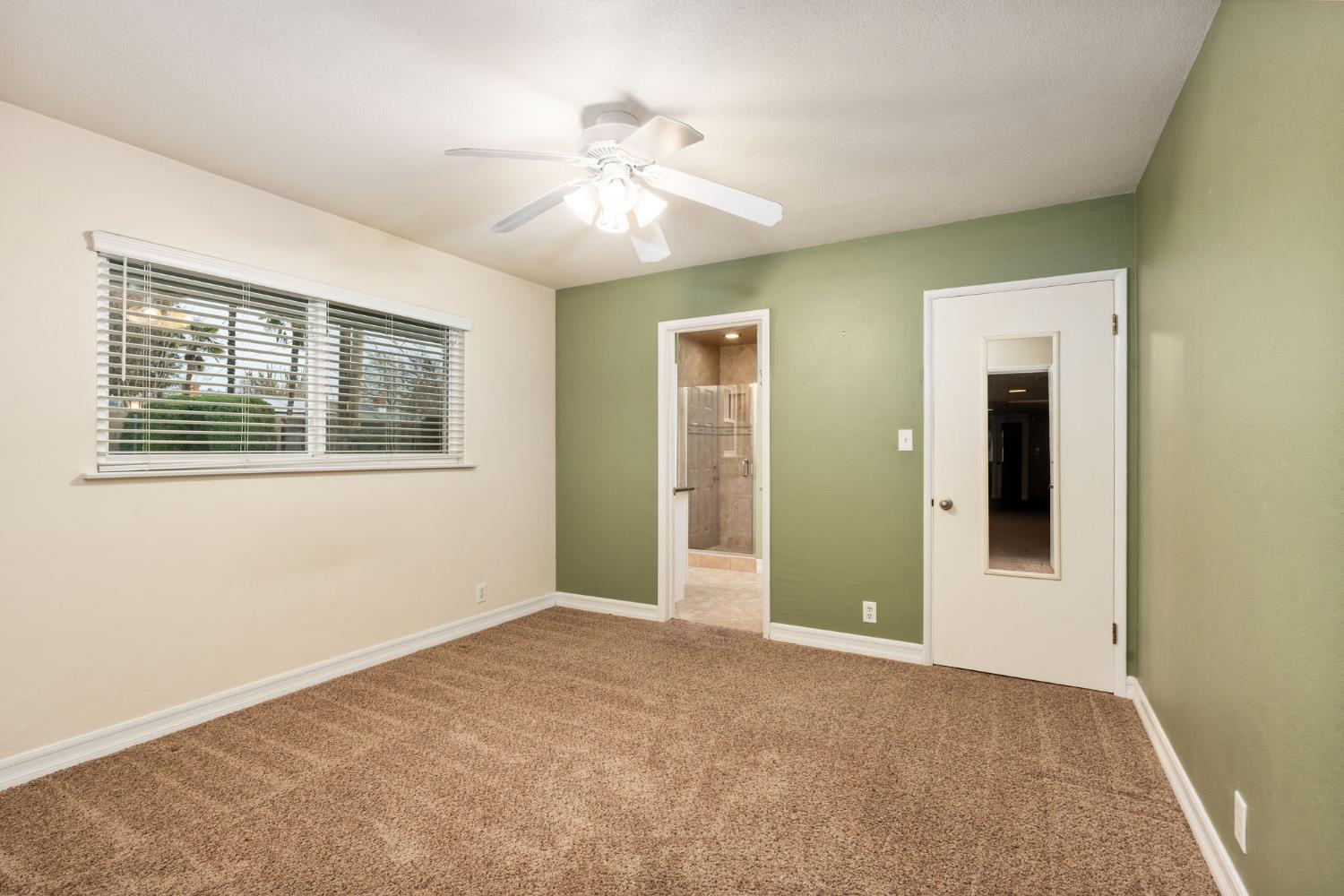 5662 N Thorne Ave, Fresno, CA 93711