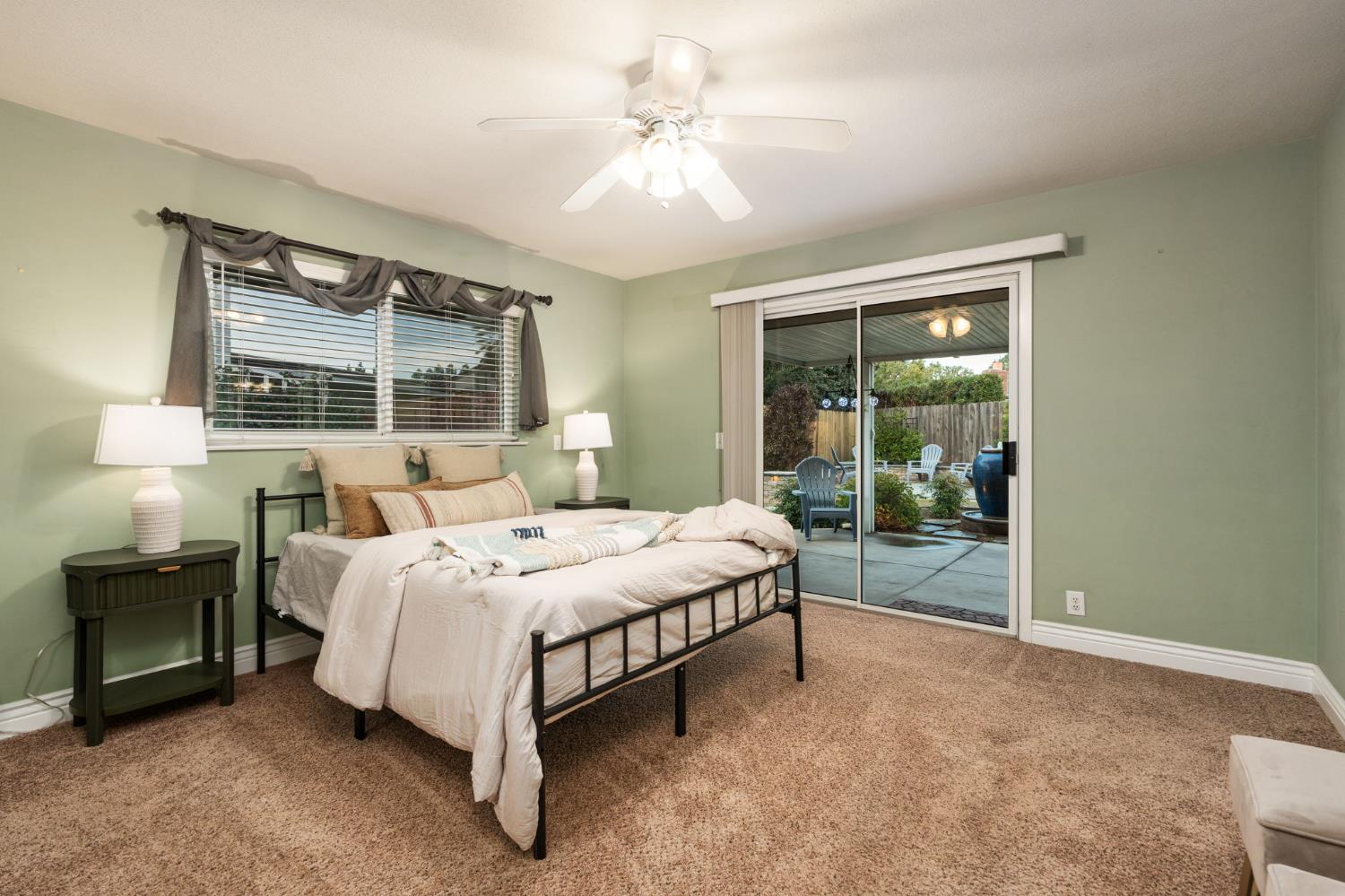 5662 N Thorne Ave, Fresno, CA 93711