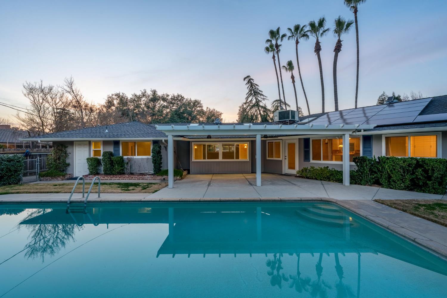 5662 N Thorne Ave, Fresno, CA 93711