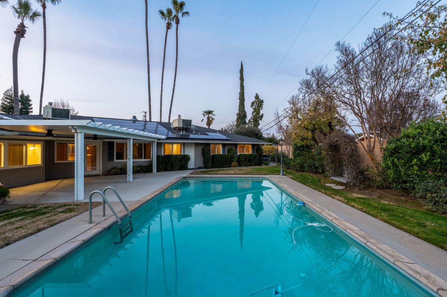 5662 N Thorne Ave, Fresno, CA 93711