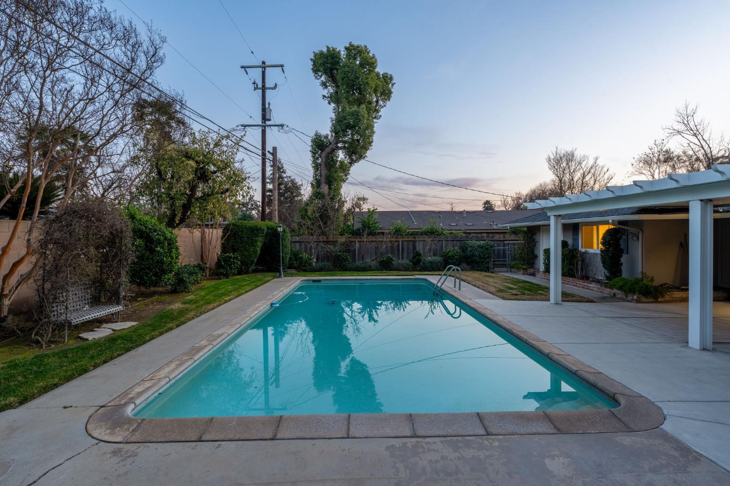 5662 N Thorne Ave, Fresno, CA 93711