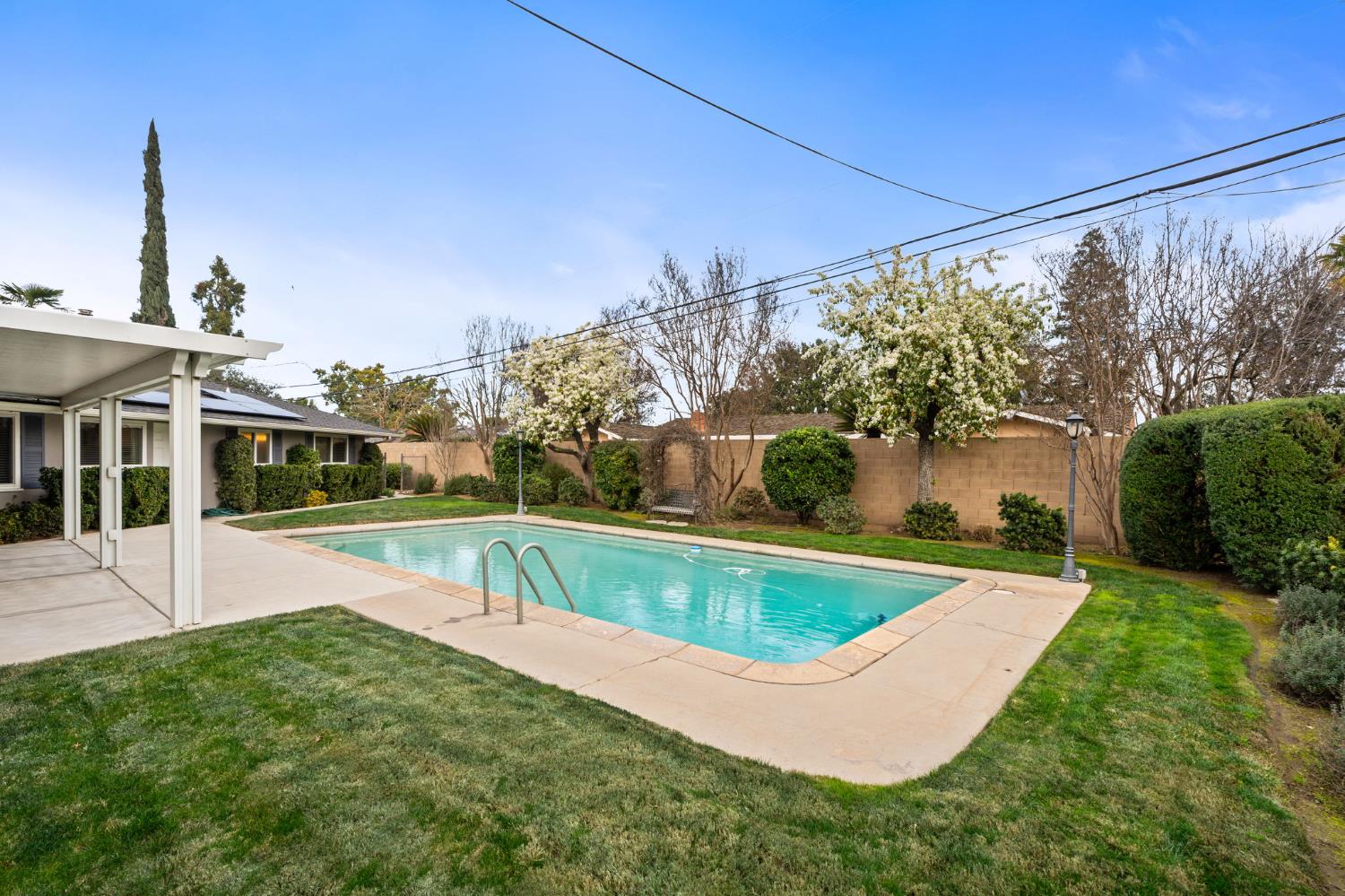 5662 N Thorne Ave, Fresno, CA 93711