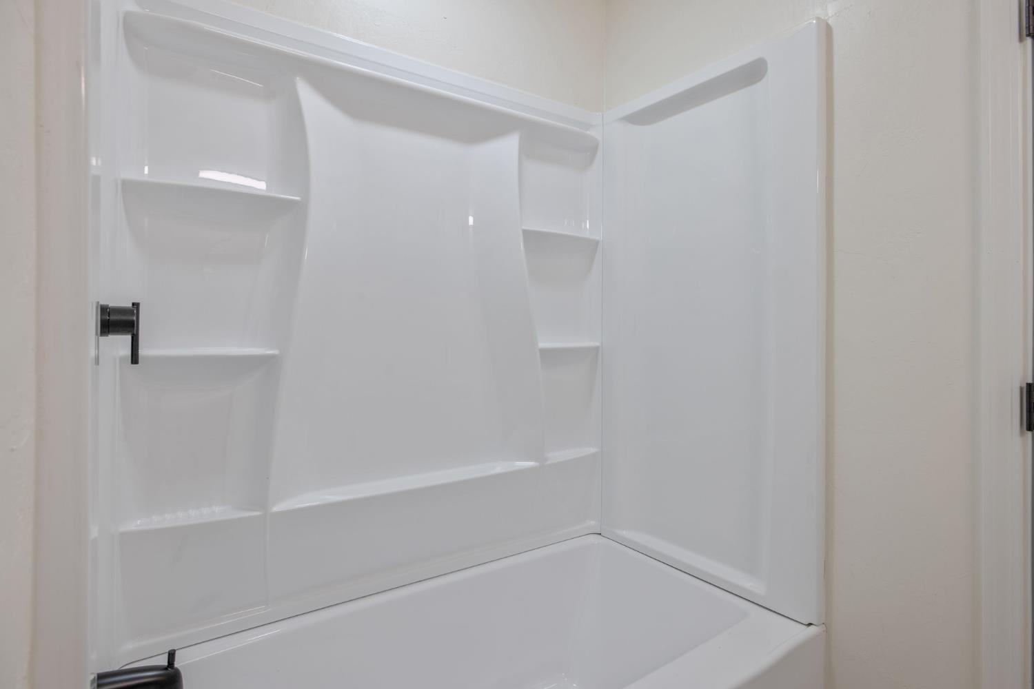 697 E Scott Ave, Fresno, CA 93710