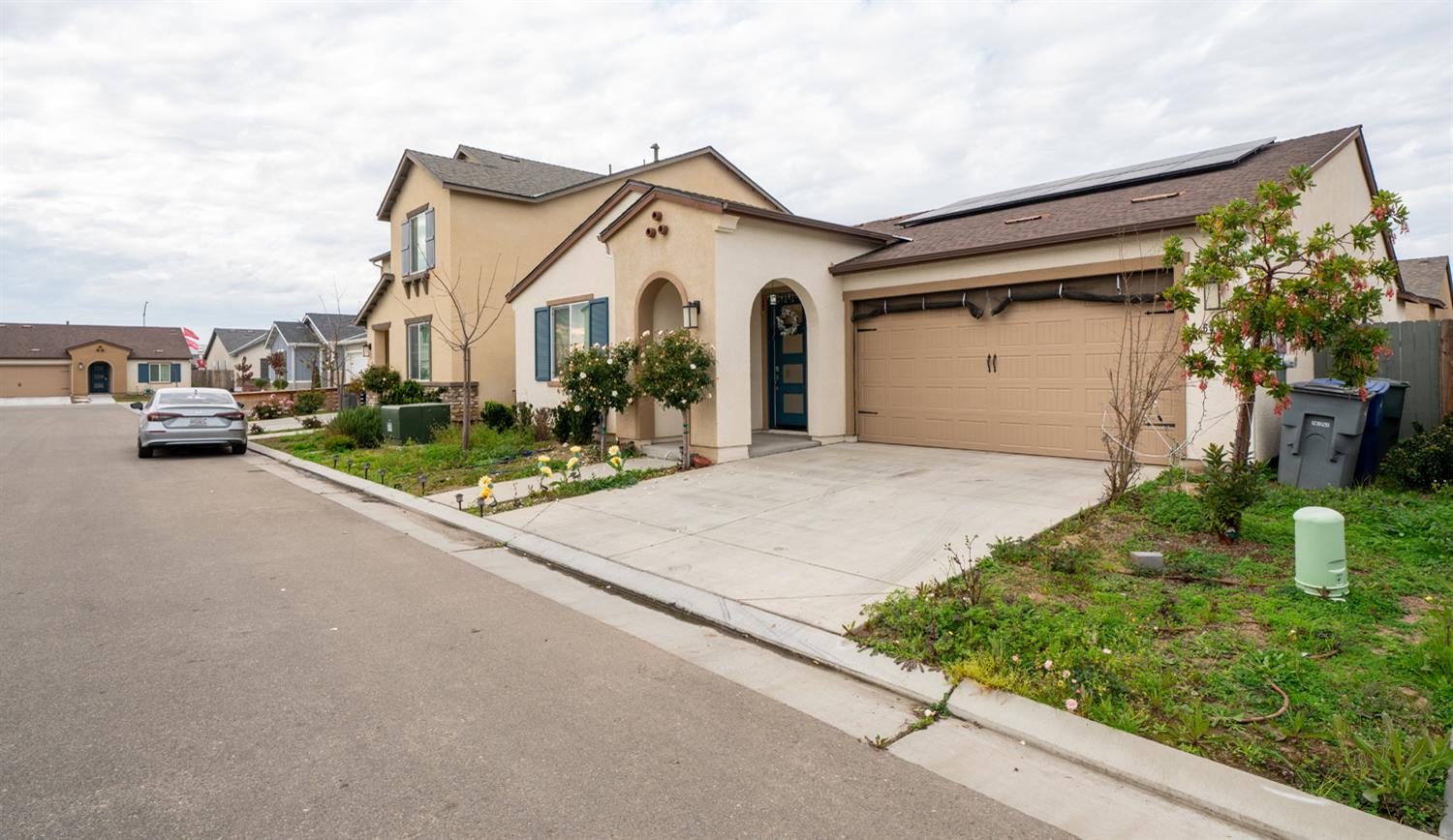 6552 E Huffman Ave, Fresno, CA 93727