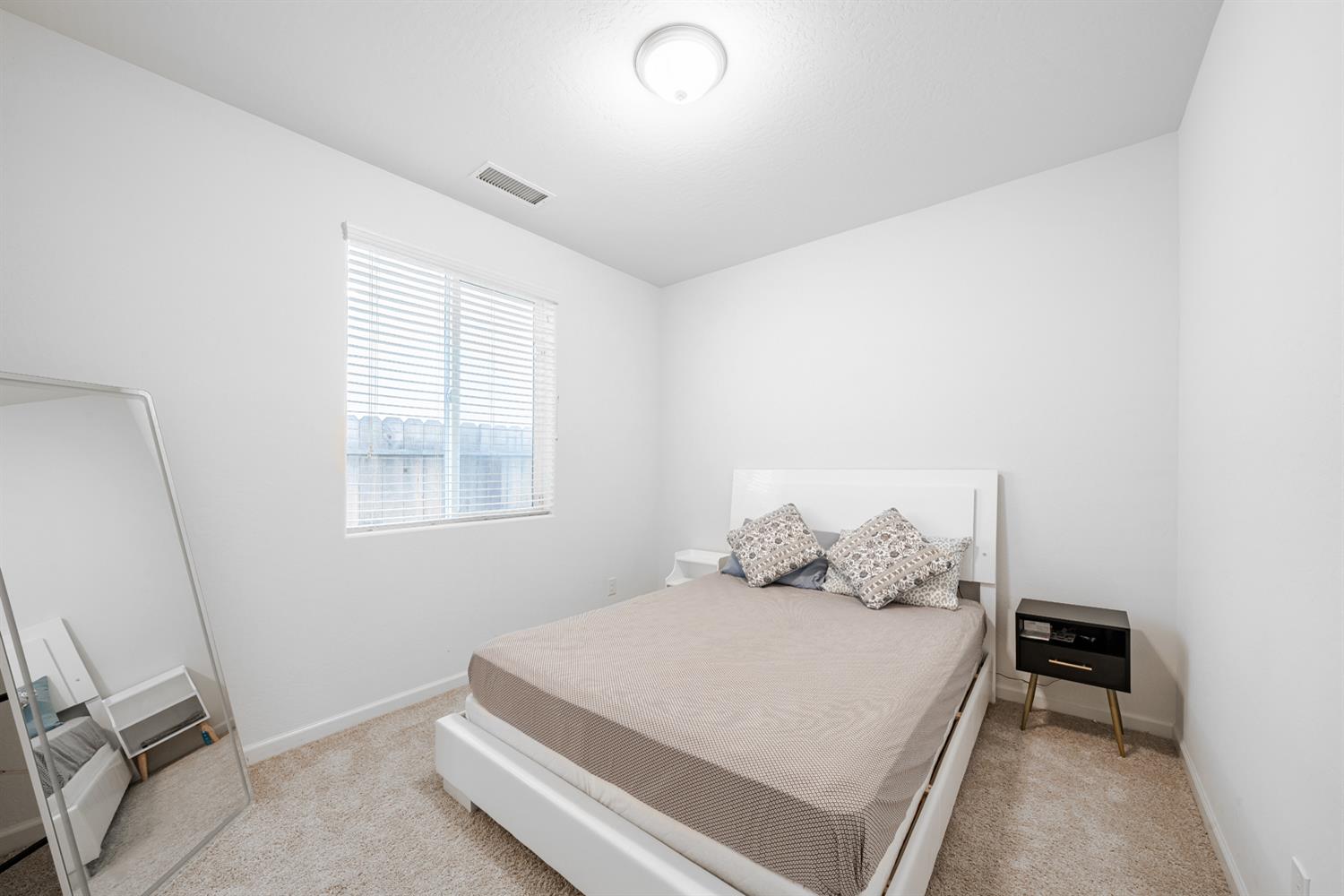 6552 E Huffman Ave, Fresno, CA 93727