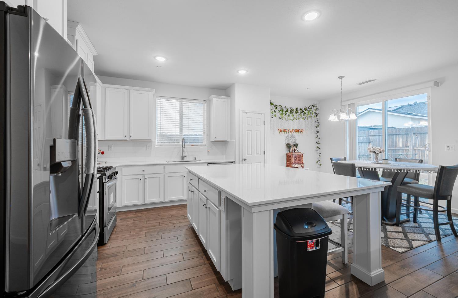 6552 E Huffman Ave, Fresno, CA 93727