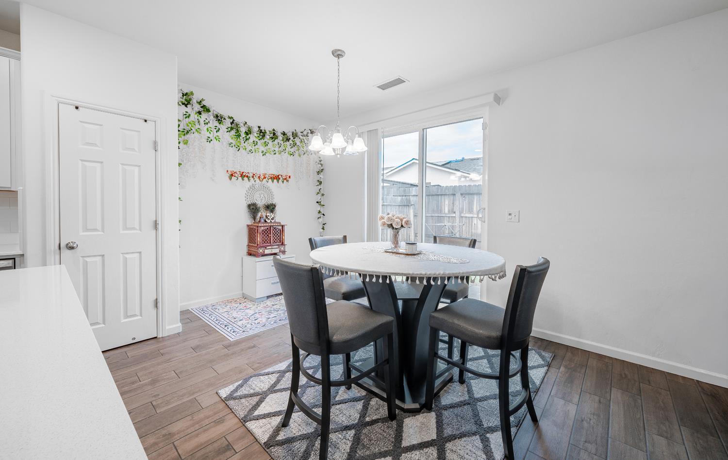 6552 E Huffman Ave, Fresno, CA 93727