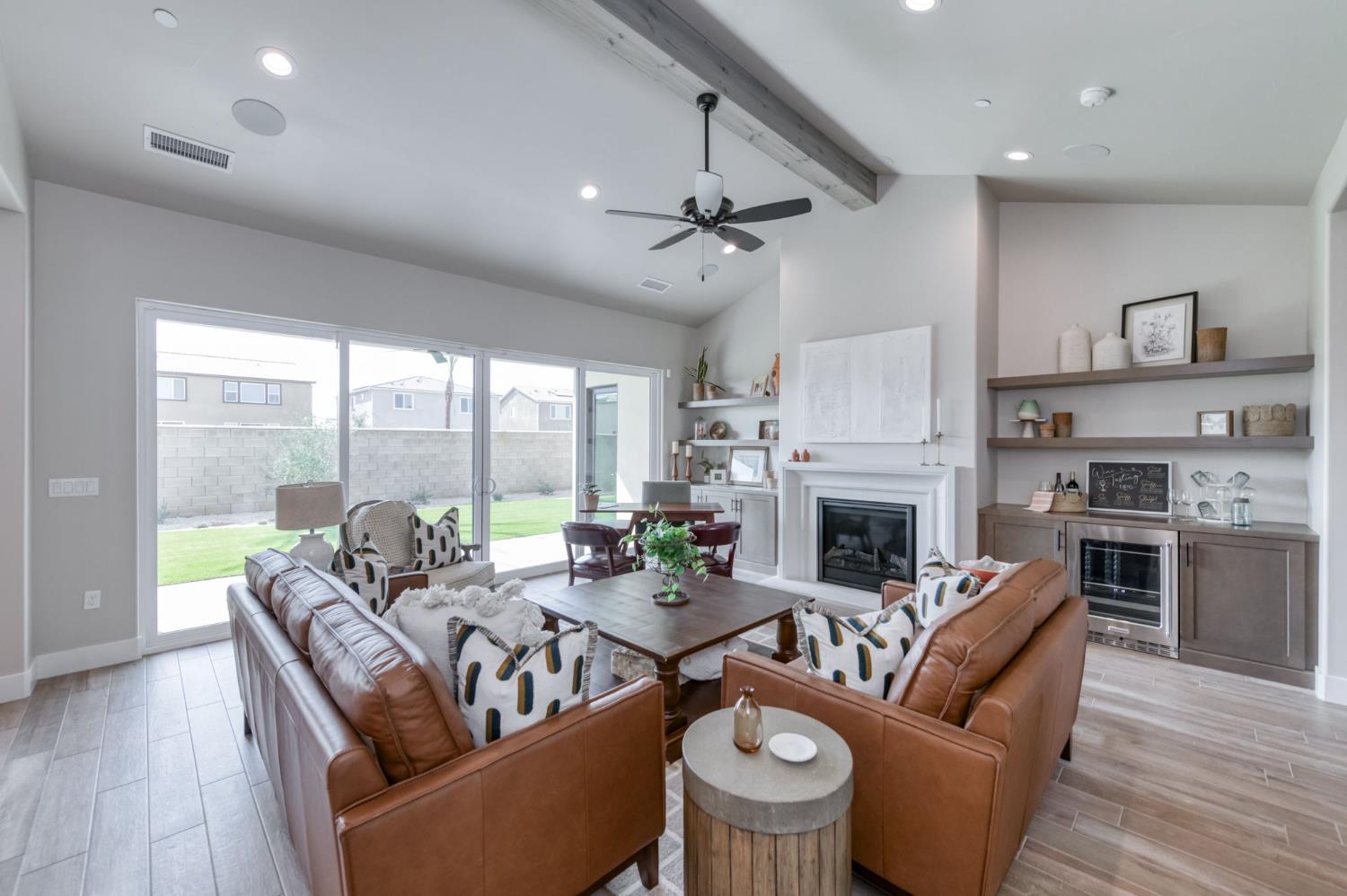 2873 E Beech Tree Dr, Fresno, CA 93730