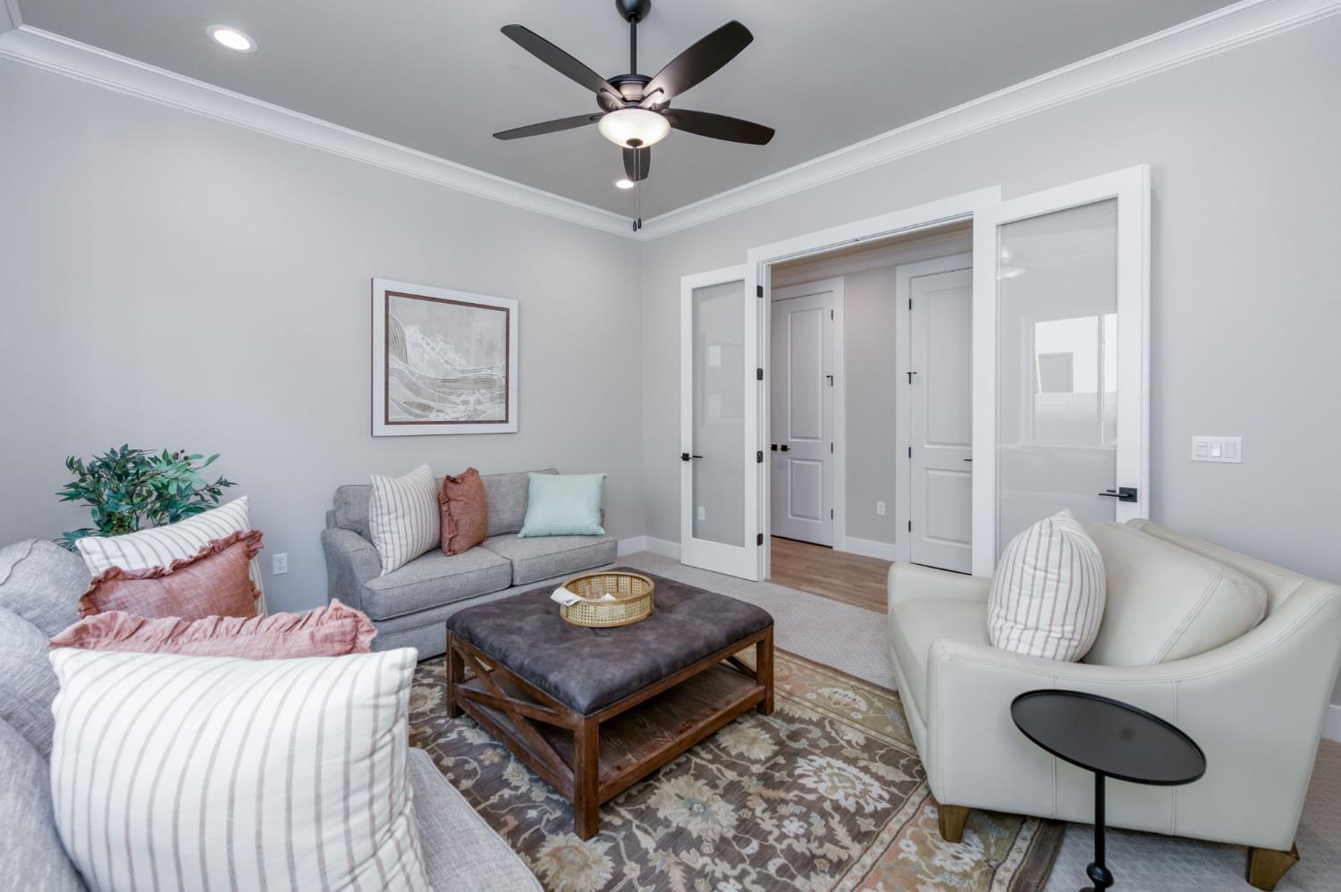 2873 E Beech Tree Dr, Fresno, CA 93730