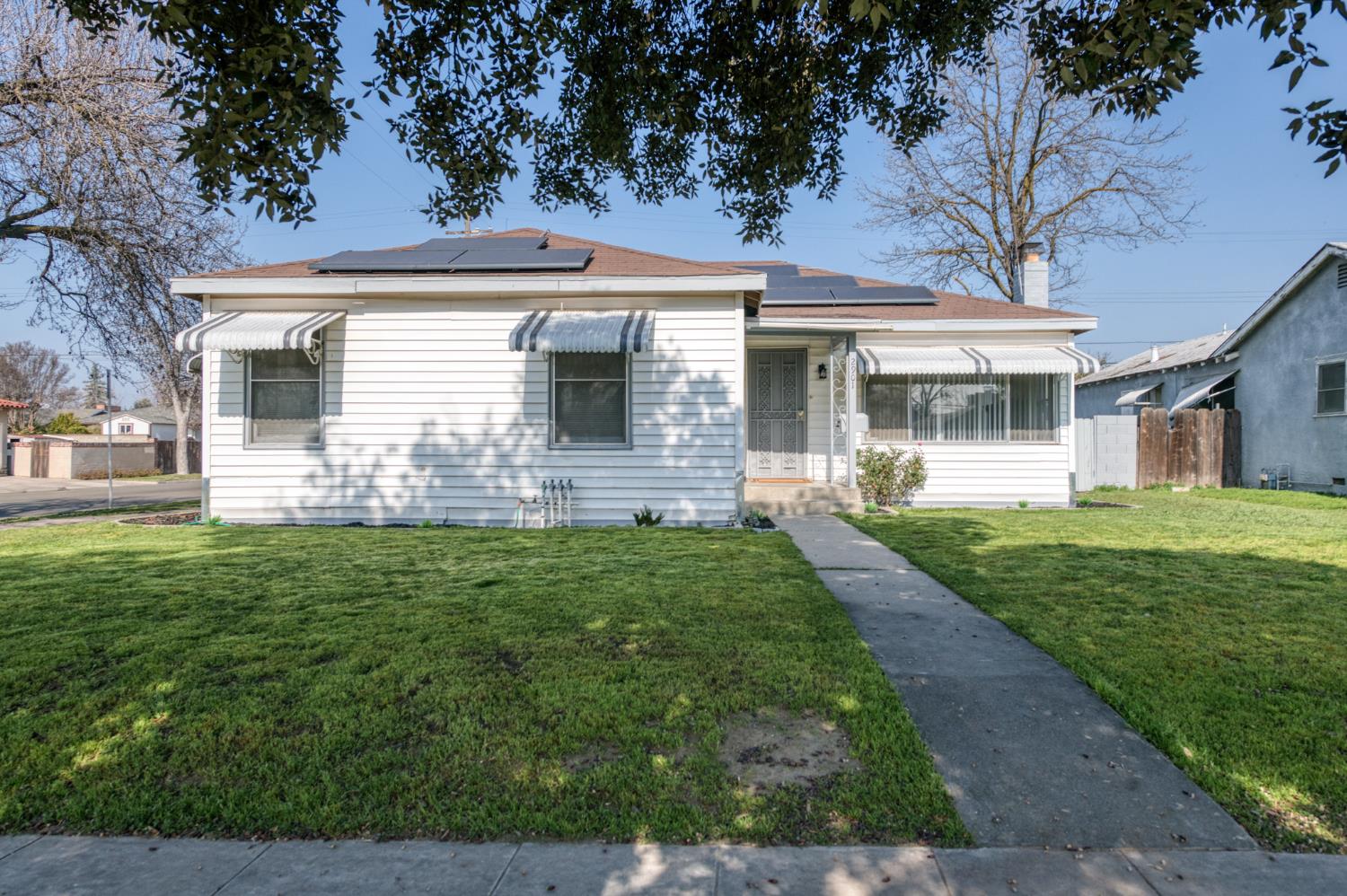 2901 E Princeton Ave, Fresno, CA 93703
