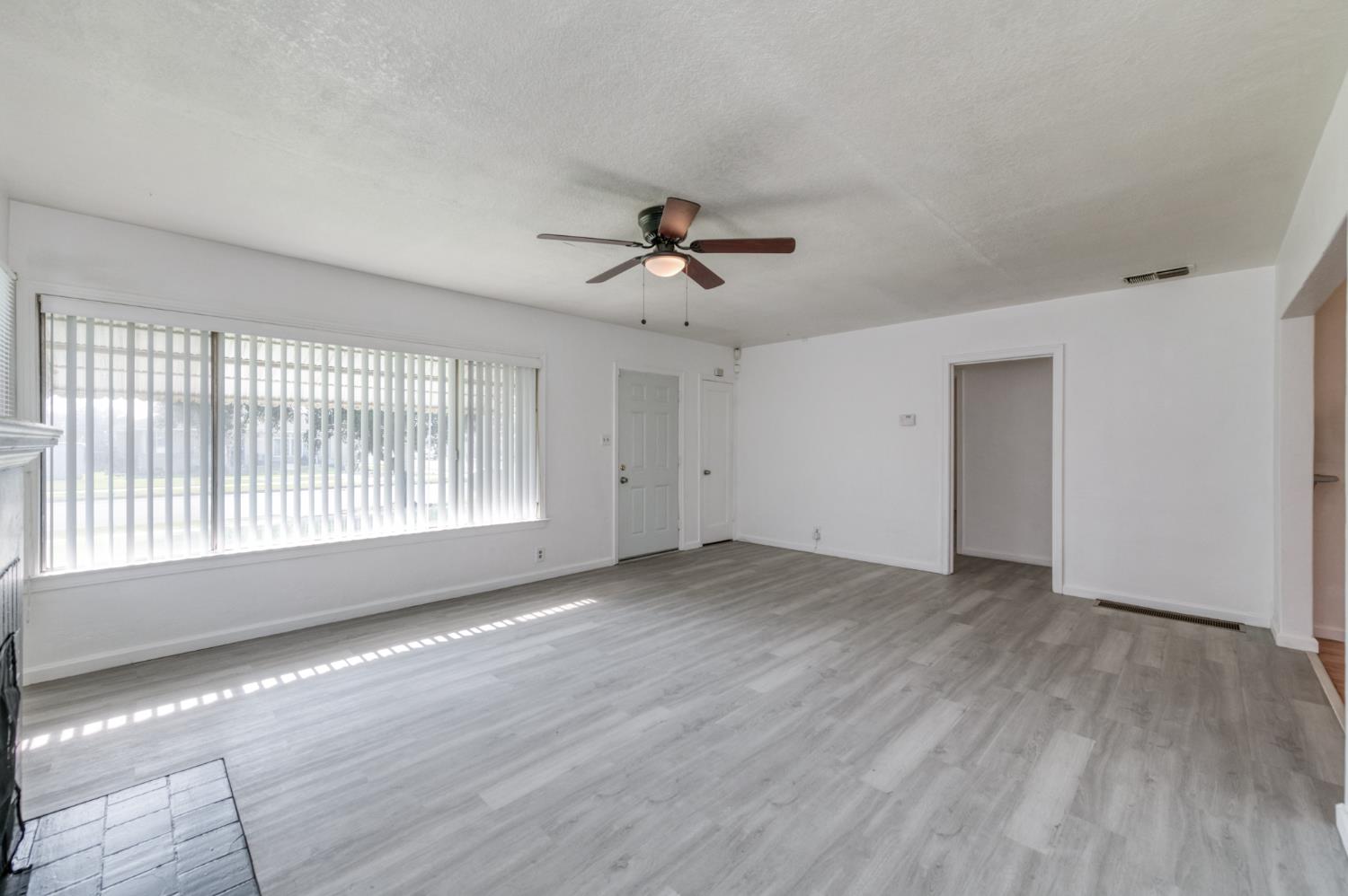 2901 E Princeton Ave, Fresno, CA 93703