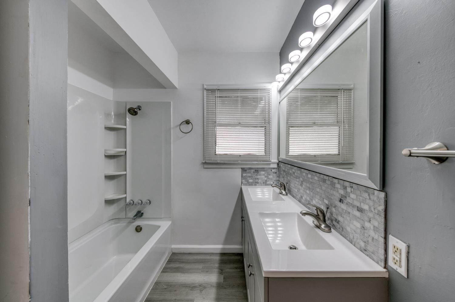 2901 E Princeton Ave, Fresno, CA 93703