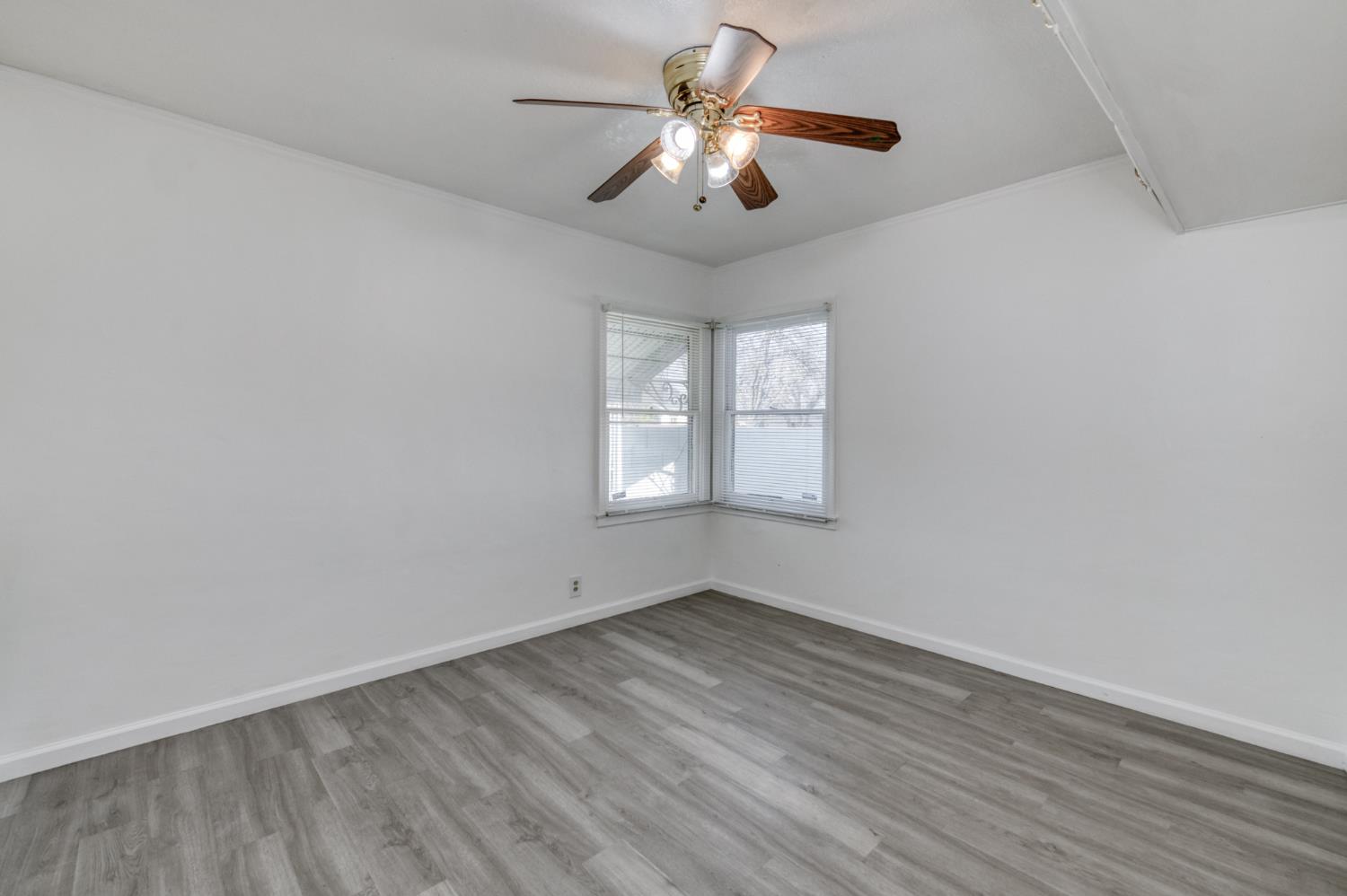 2901 E Princeton Ave, Fresno, CA 93703