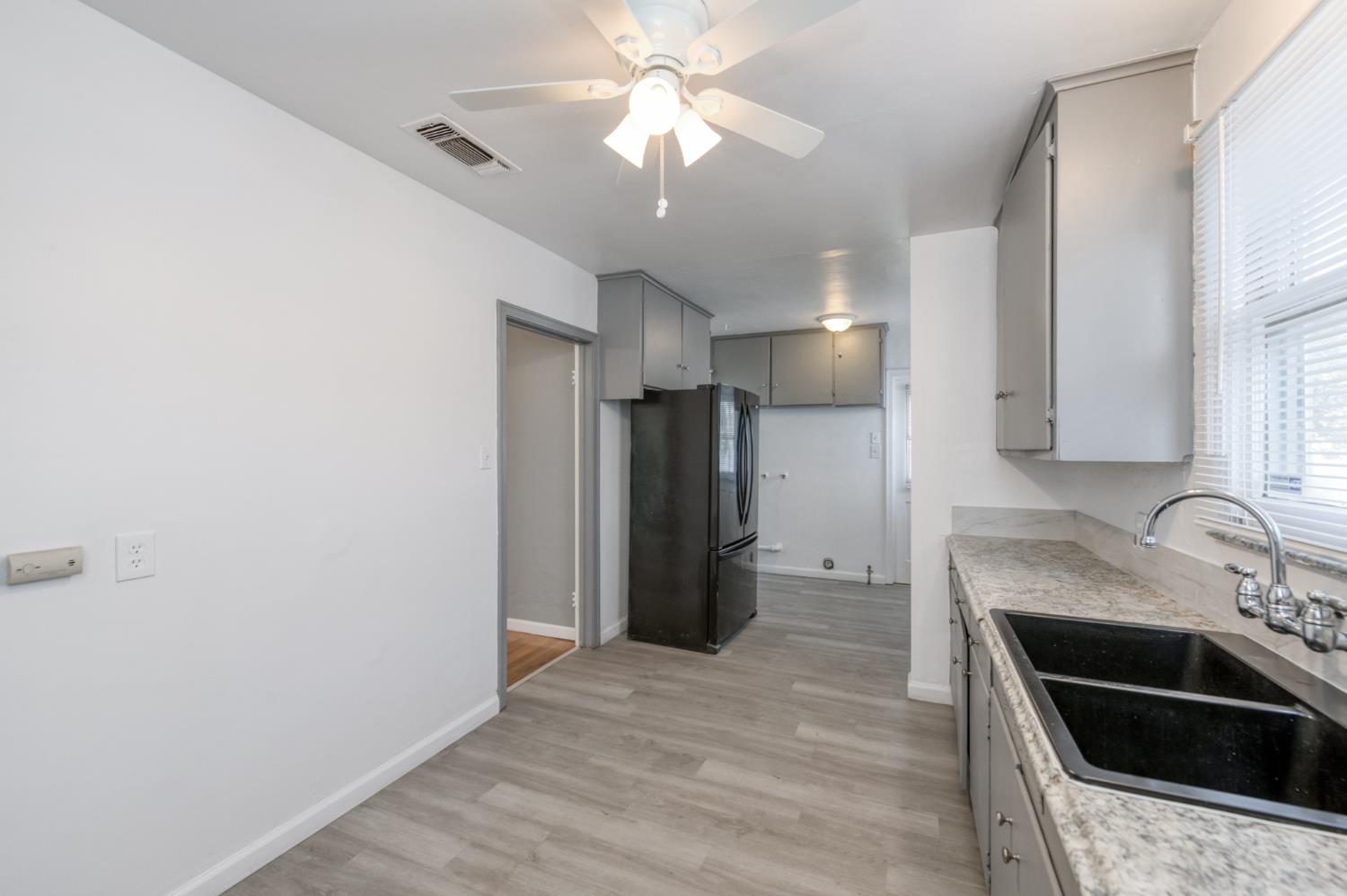 2901 E Princeton Ave, Fresno, CA 93703