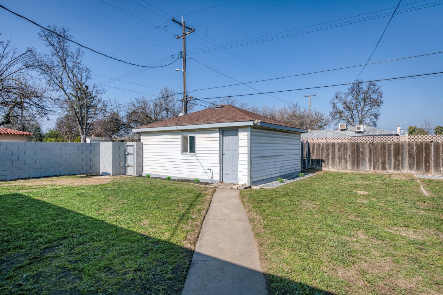 2901 E Princeton Ave, Fresno, CA 93703