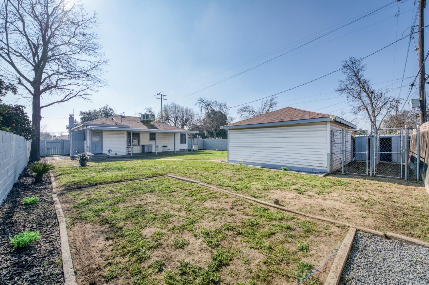 2901 E Princeton Ave, Fresno, CA 93703