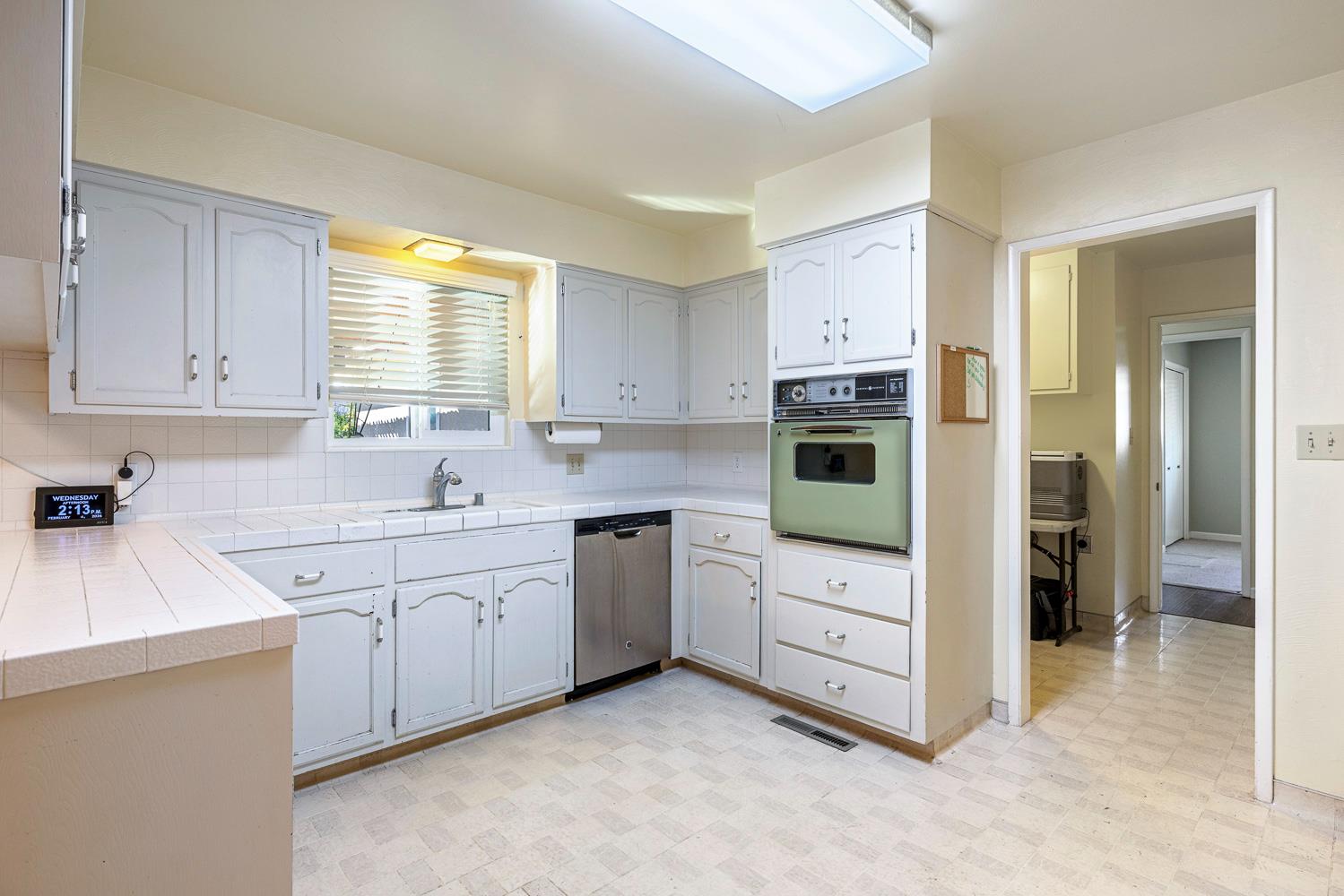 6647 N Anna St, Fresno, CA 93710