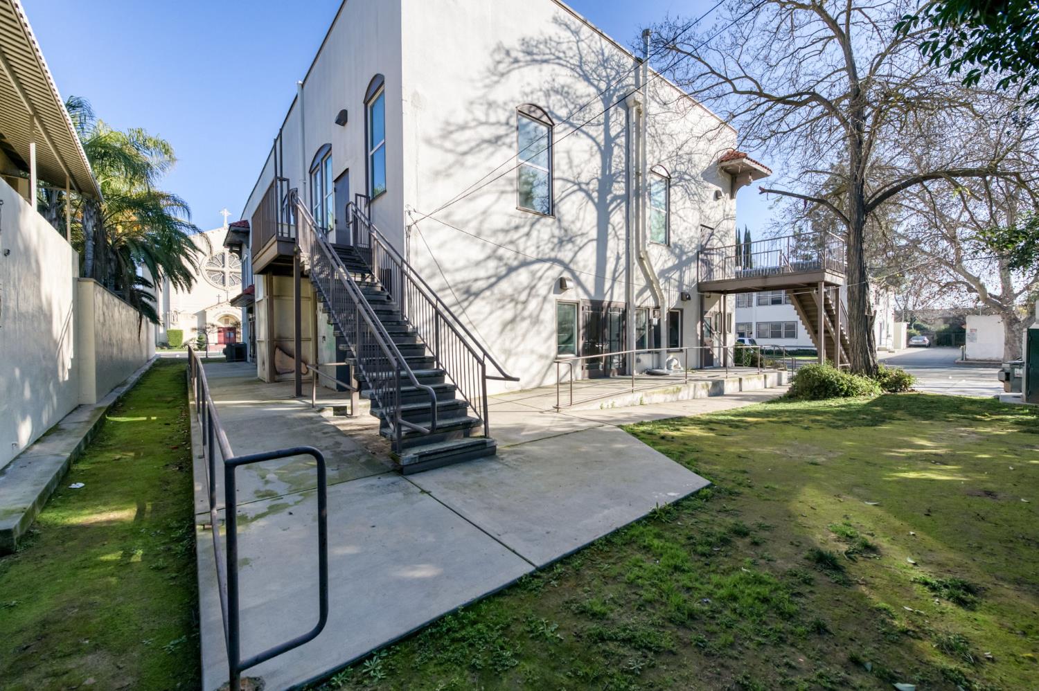 1401 N Wishon Ave, Fresno, CA 93728