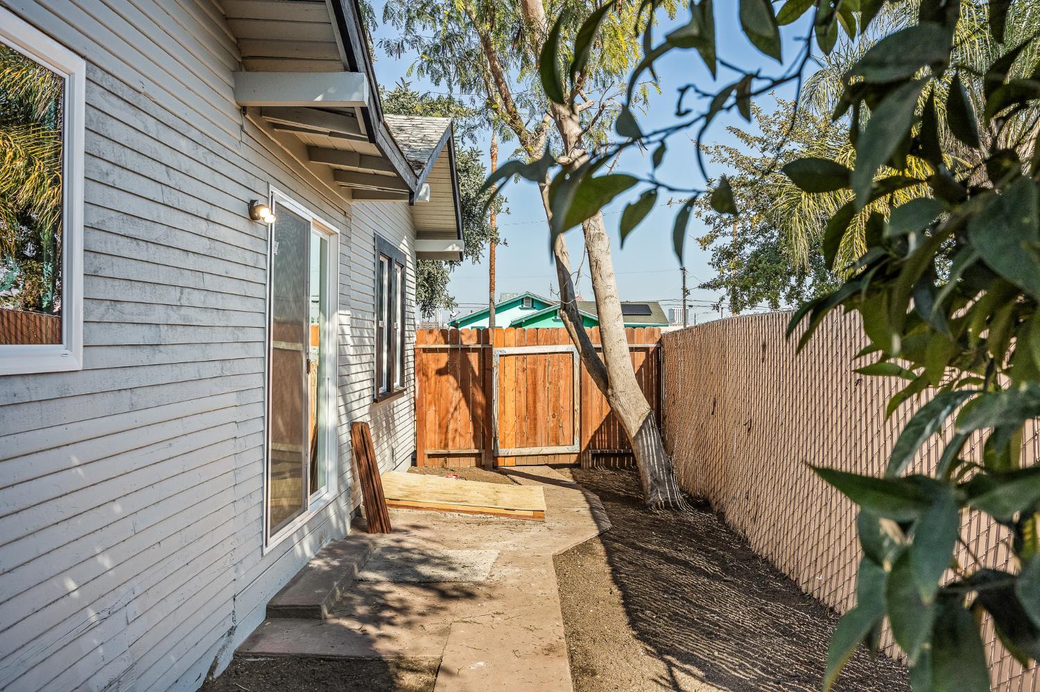 1133 A St, Fresno, CA 93706