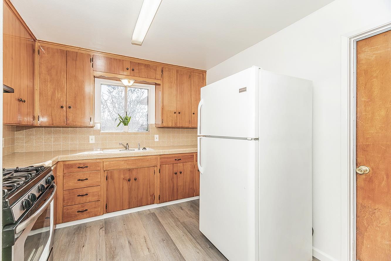 1064 E Early Ave, Reedley, CA 93654