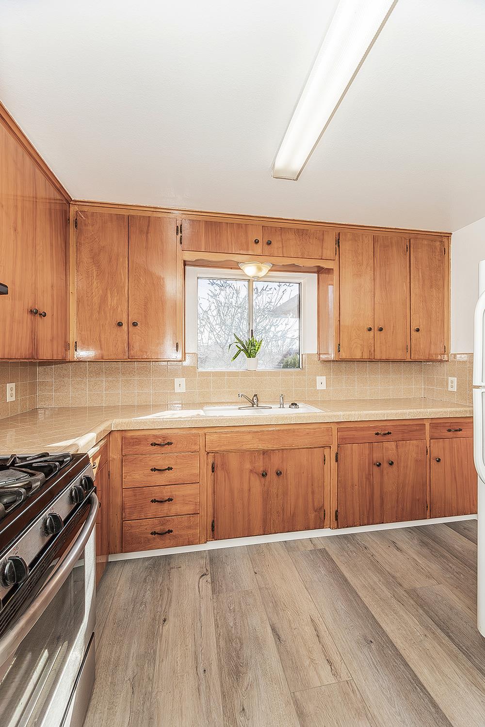 1064 E Early Ave, Reedley, CA 93654