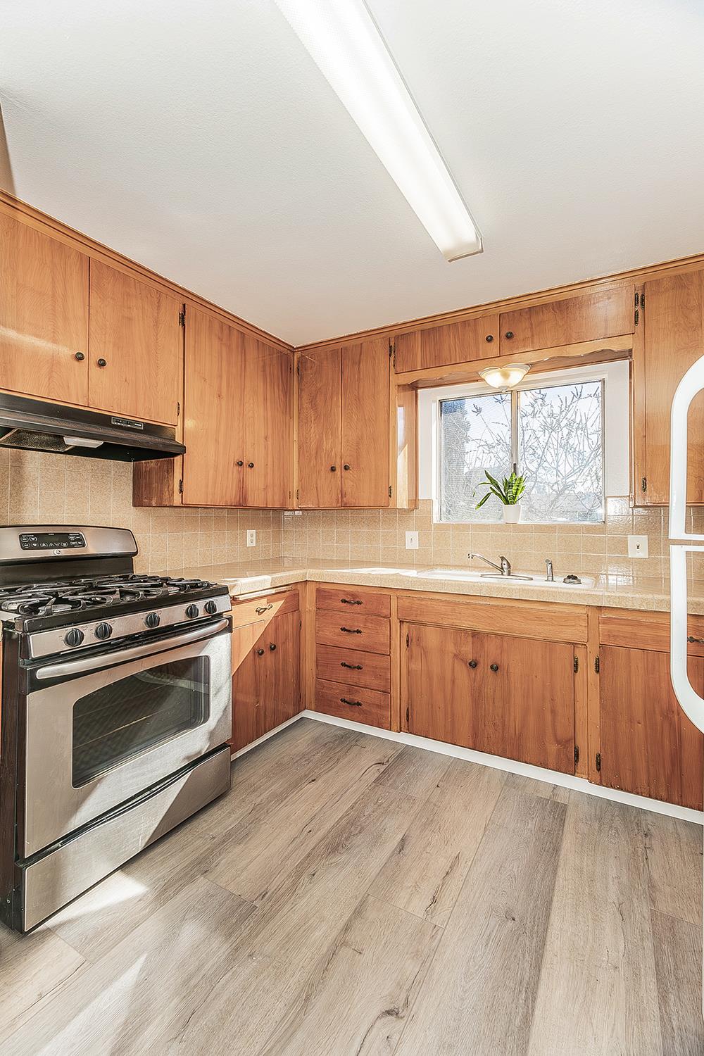 1064 E Early Ave, Reedley, CA 93654