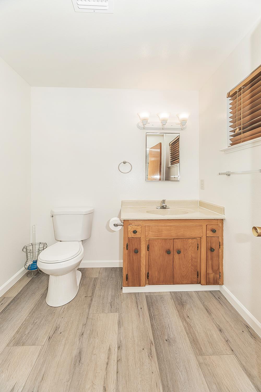 1064 E Early Ave, Reedley, CA 93654