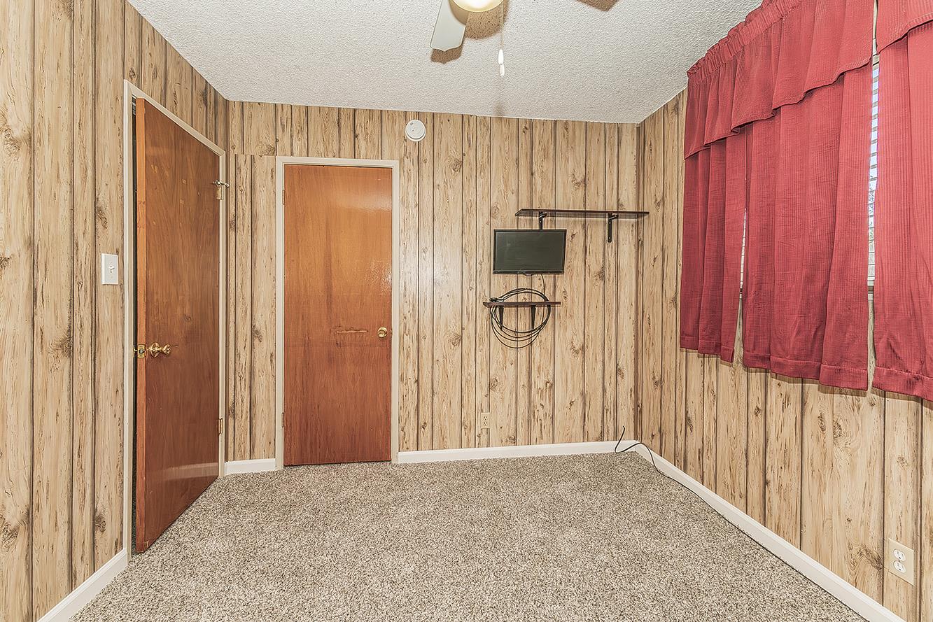 1064 E Early Ave, Reedley, CA 93654