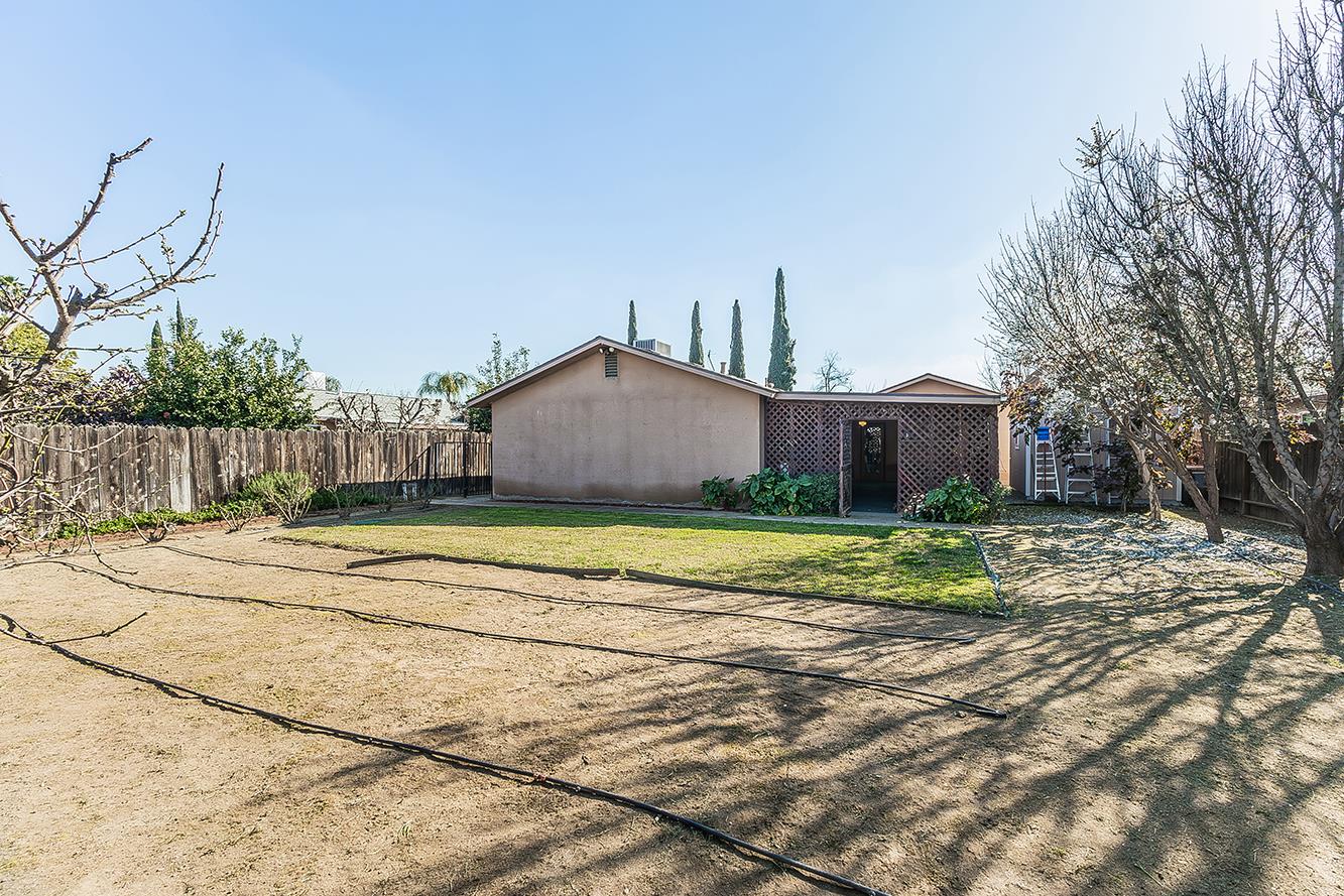 1064 E Early Ave, Reedley, CA 93654