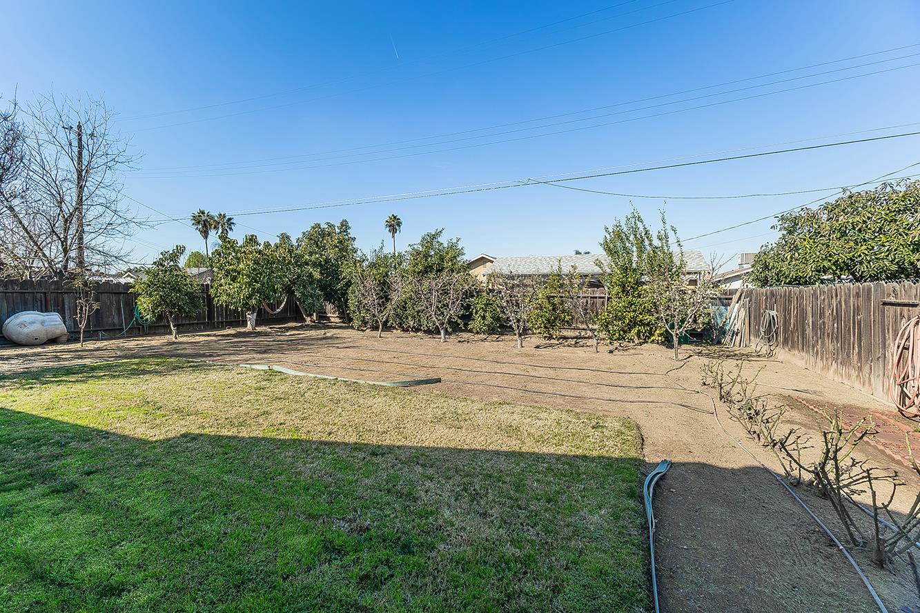 1064 E Early Ave, Reedley, CA 93654