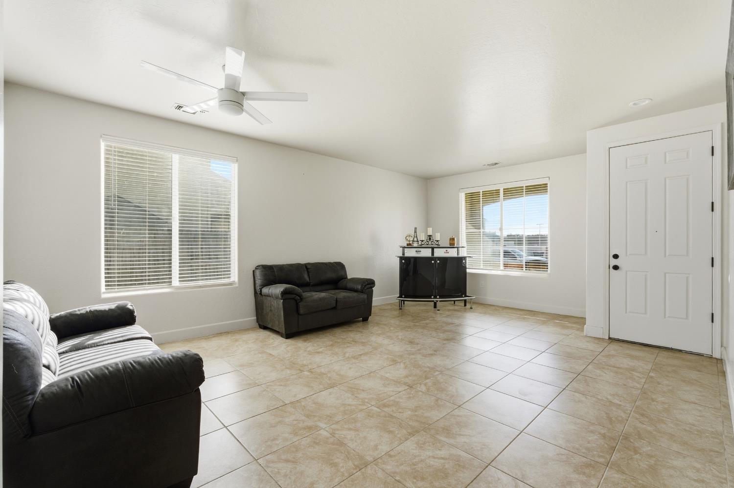 346 Martin, Tulare, CA 93274