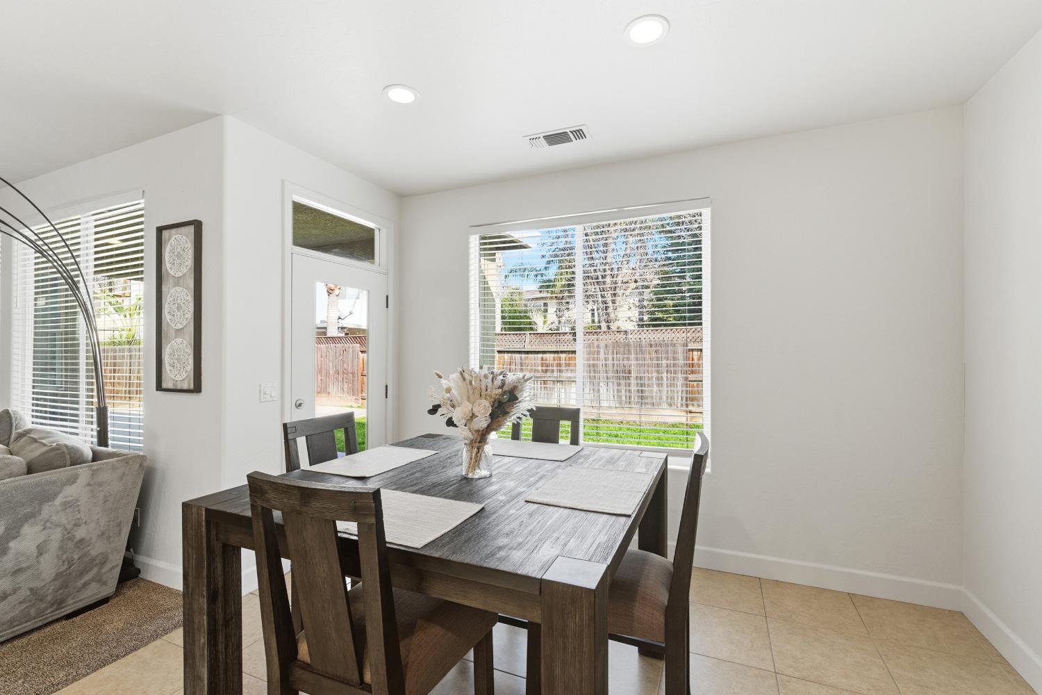 346 Martin, Tulare, CA 93274