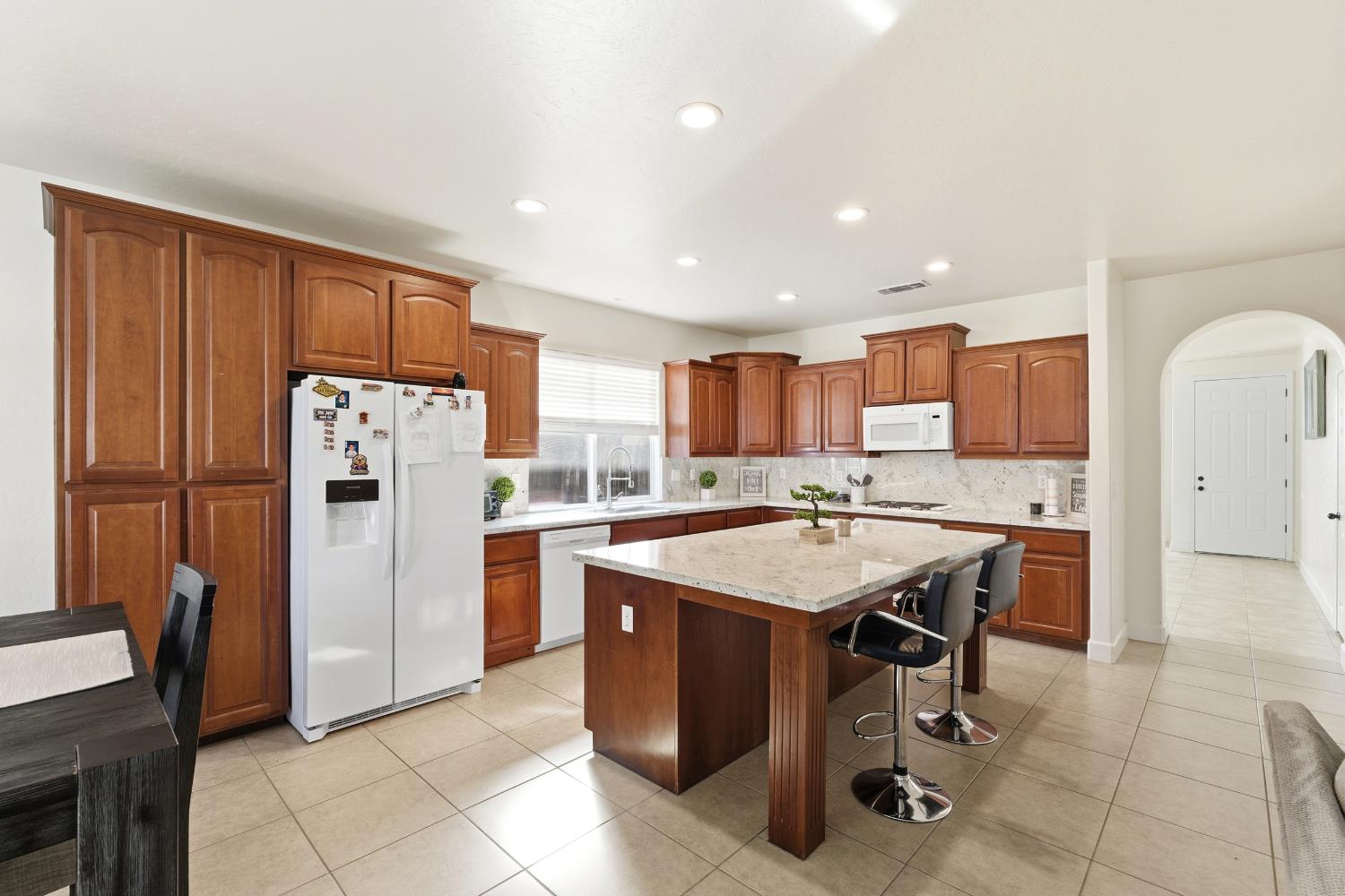 346 Martin, Tulare, CA 93274