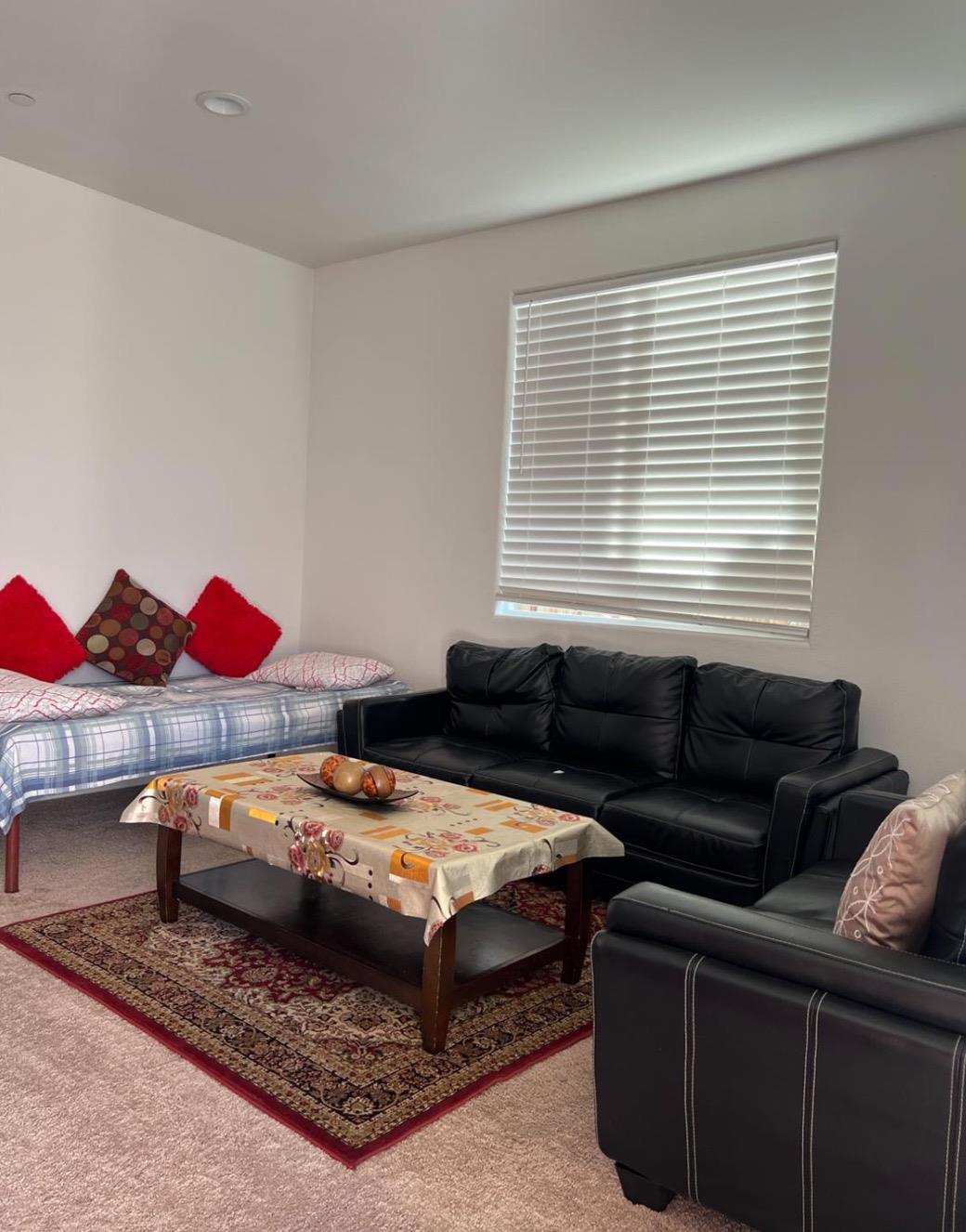 4542 N Casey Ave, Fresno, CA 93723