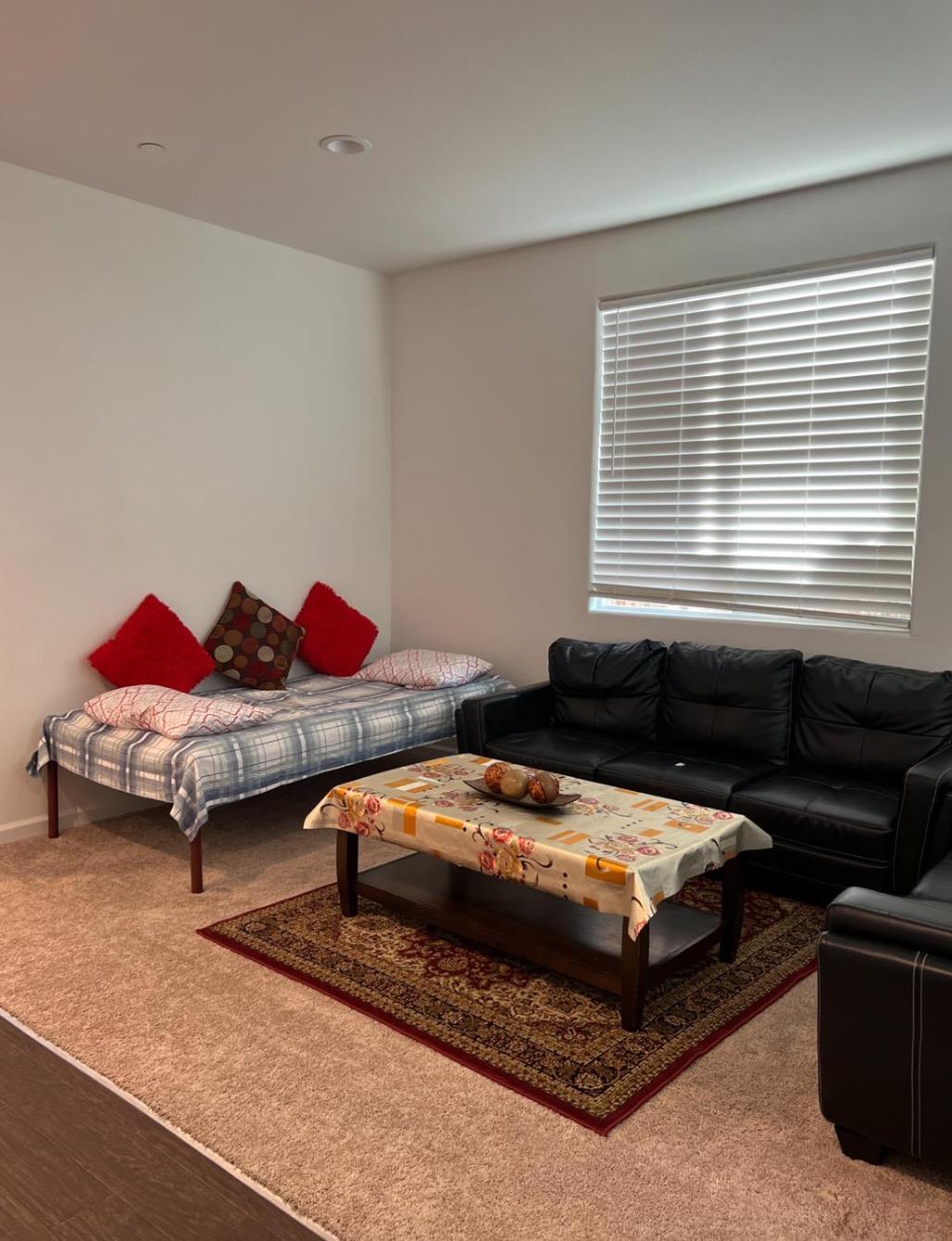 4542 N Casey Ave, Fresno, CA 93723