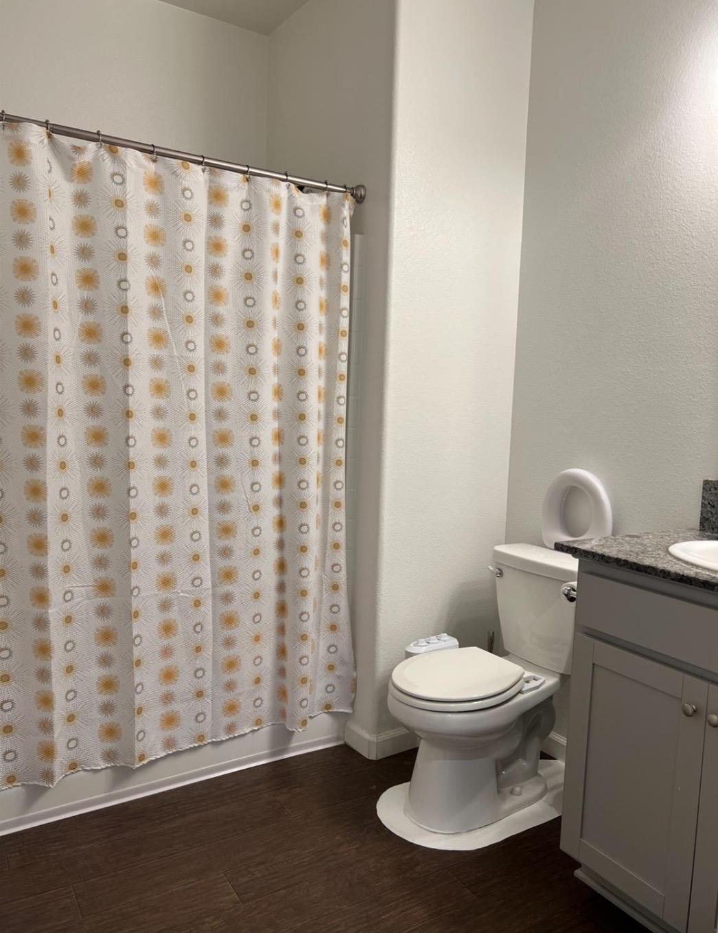 4542 N Casey Ave, Fresno, CA 93723