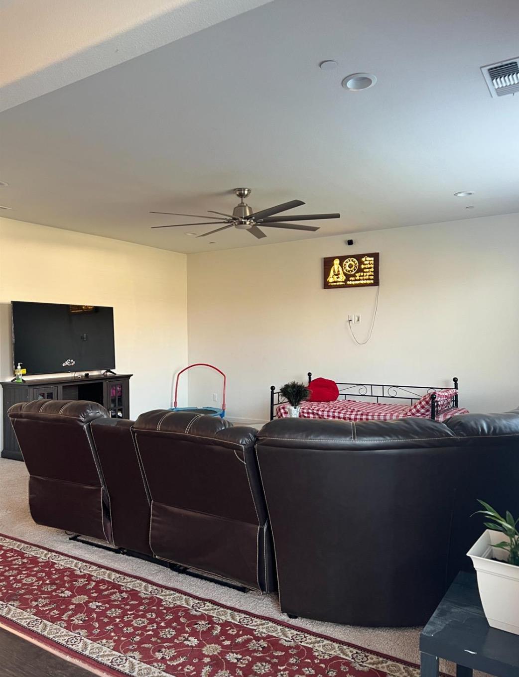 4542 N Casey Ave, Fresno, CA 93723