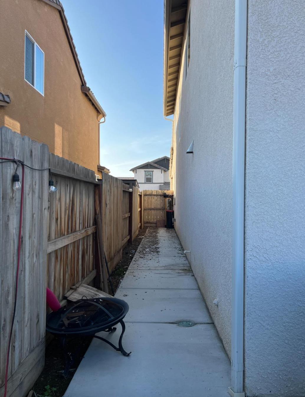 4542 N Casey Ave, Fresno, CA 93723